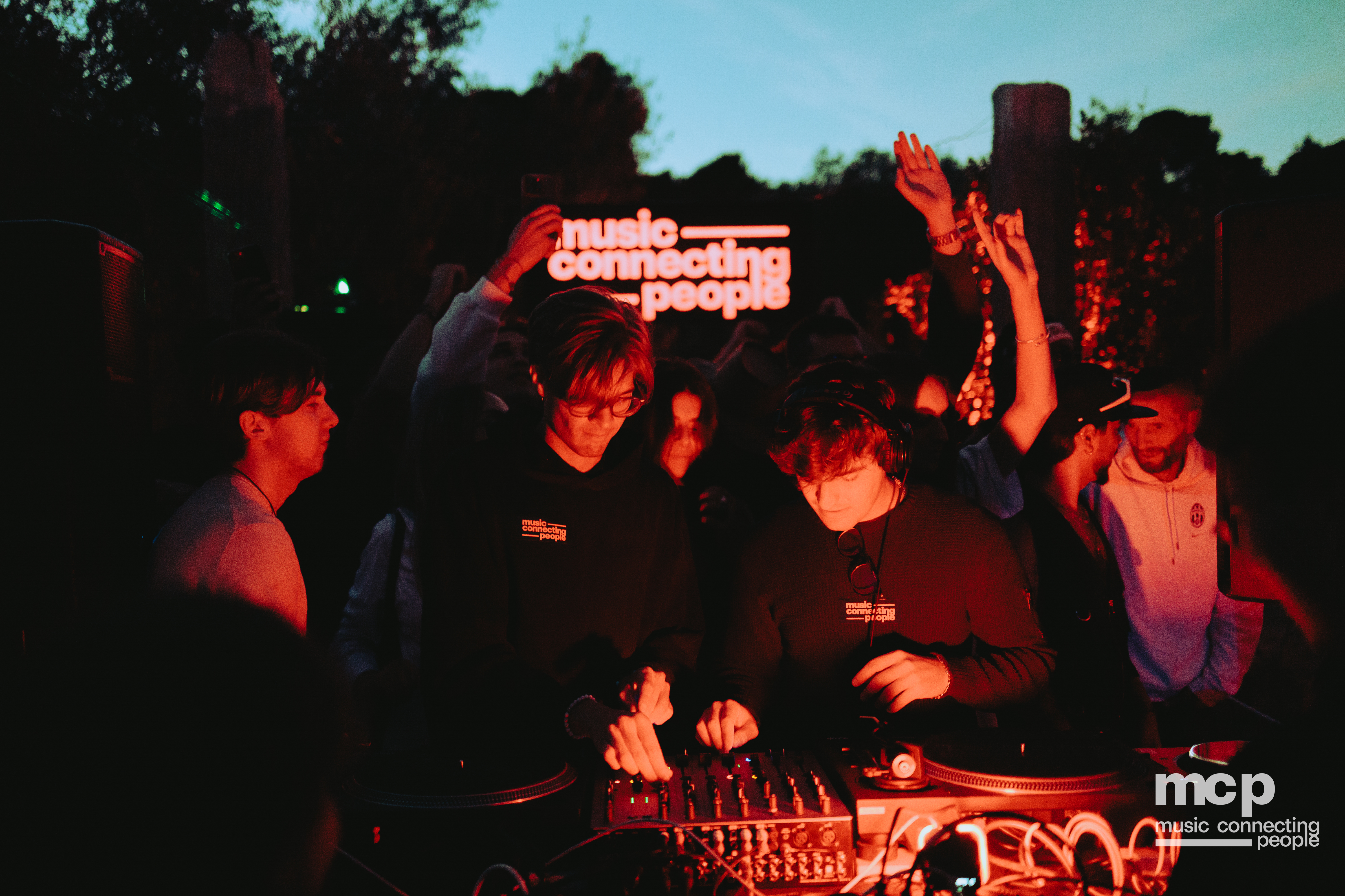 :EP 13. LOST INTO THE WILD & — SUMMER GOODBYES - Photo 101