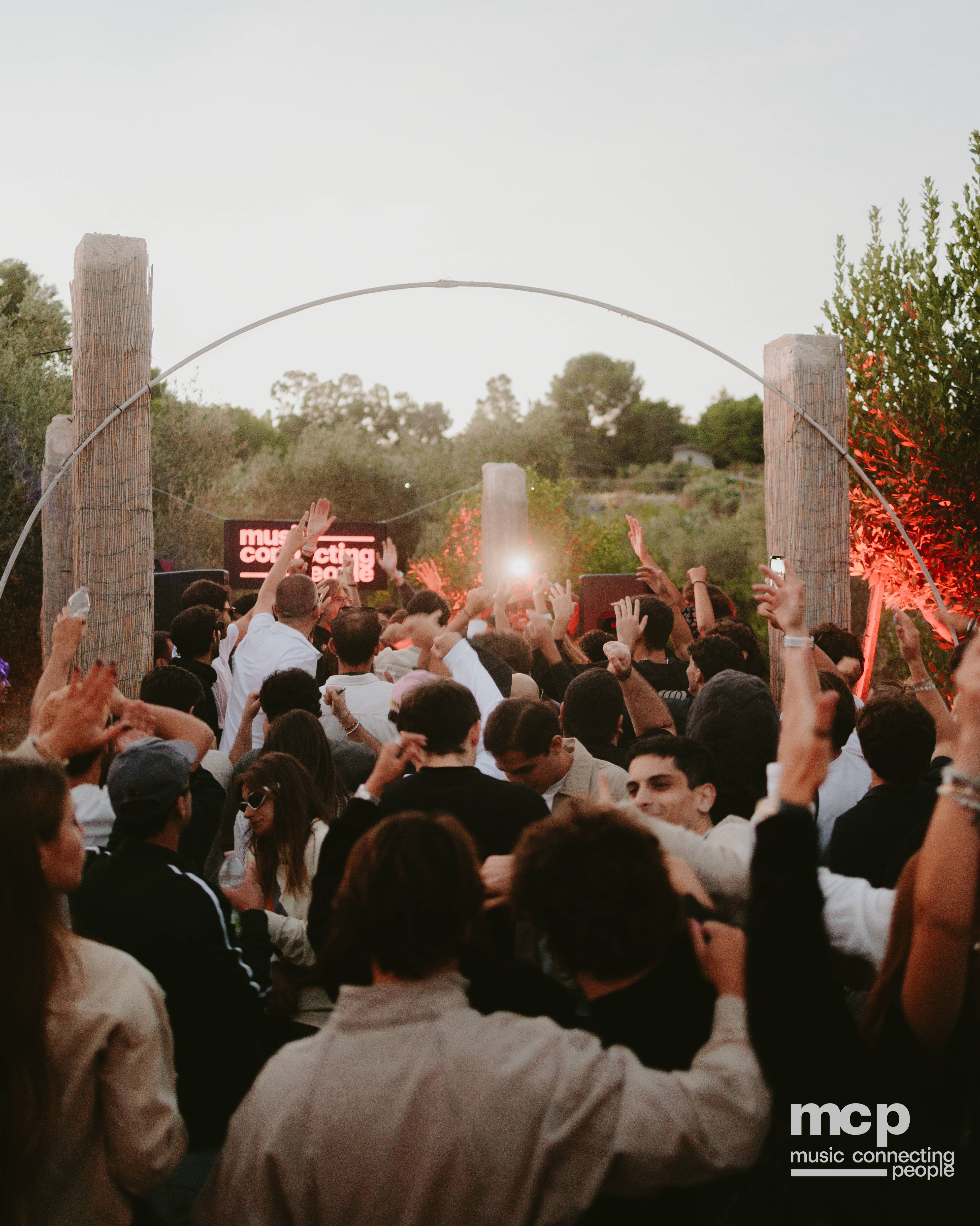 :EP 13. LOST INTO THE WILD & — SUMMER GOODBYES - Photo 109