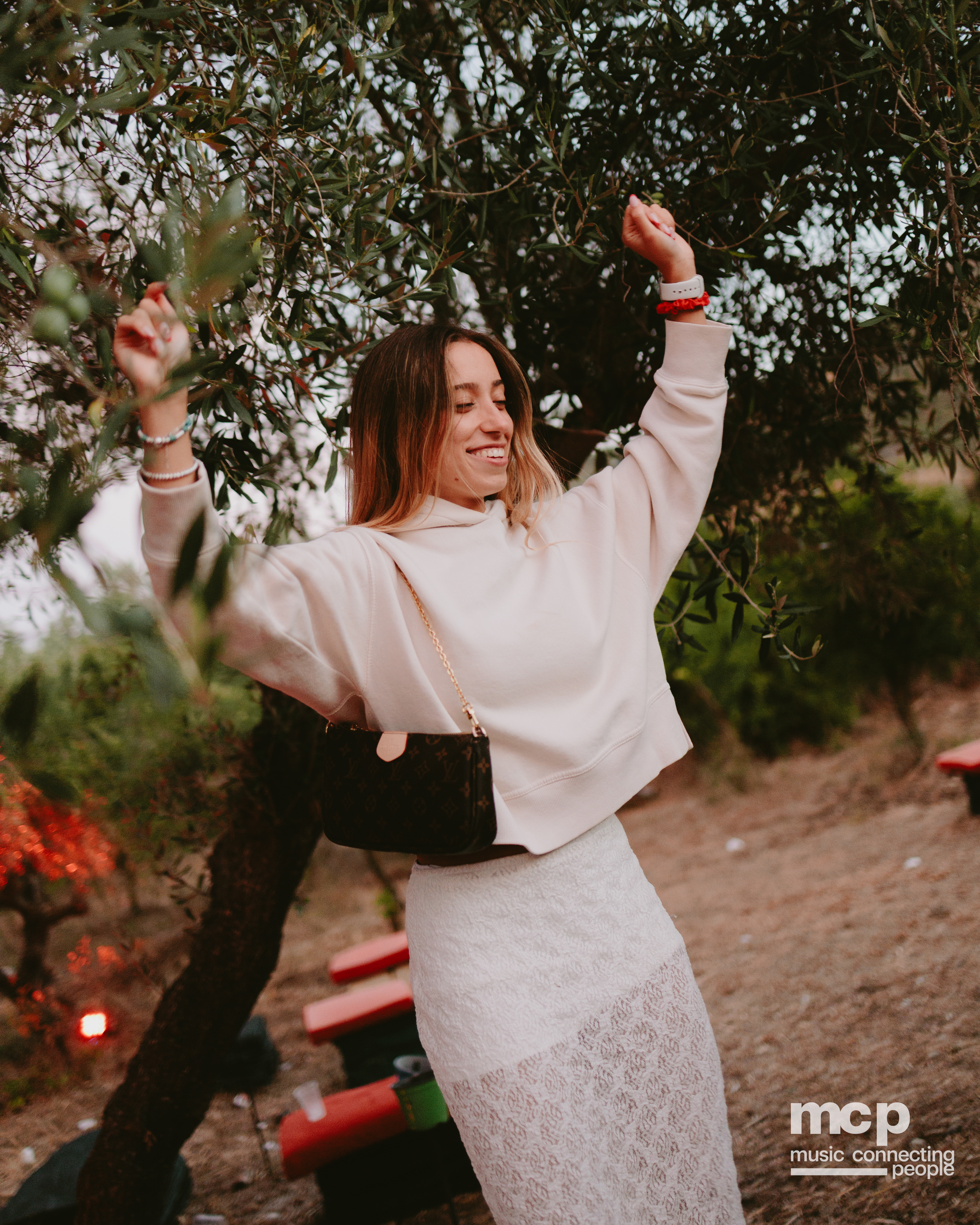 :EP 13. LOST INTO THE WILD & — SUMMER GOODBYES - Photo 115