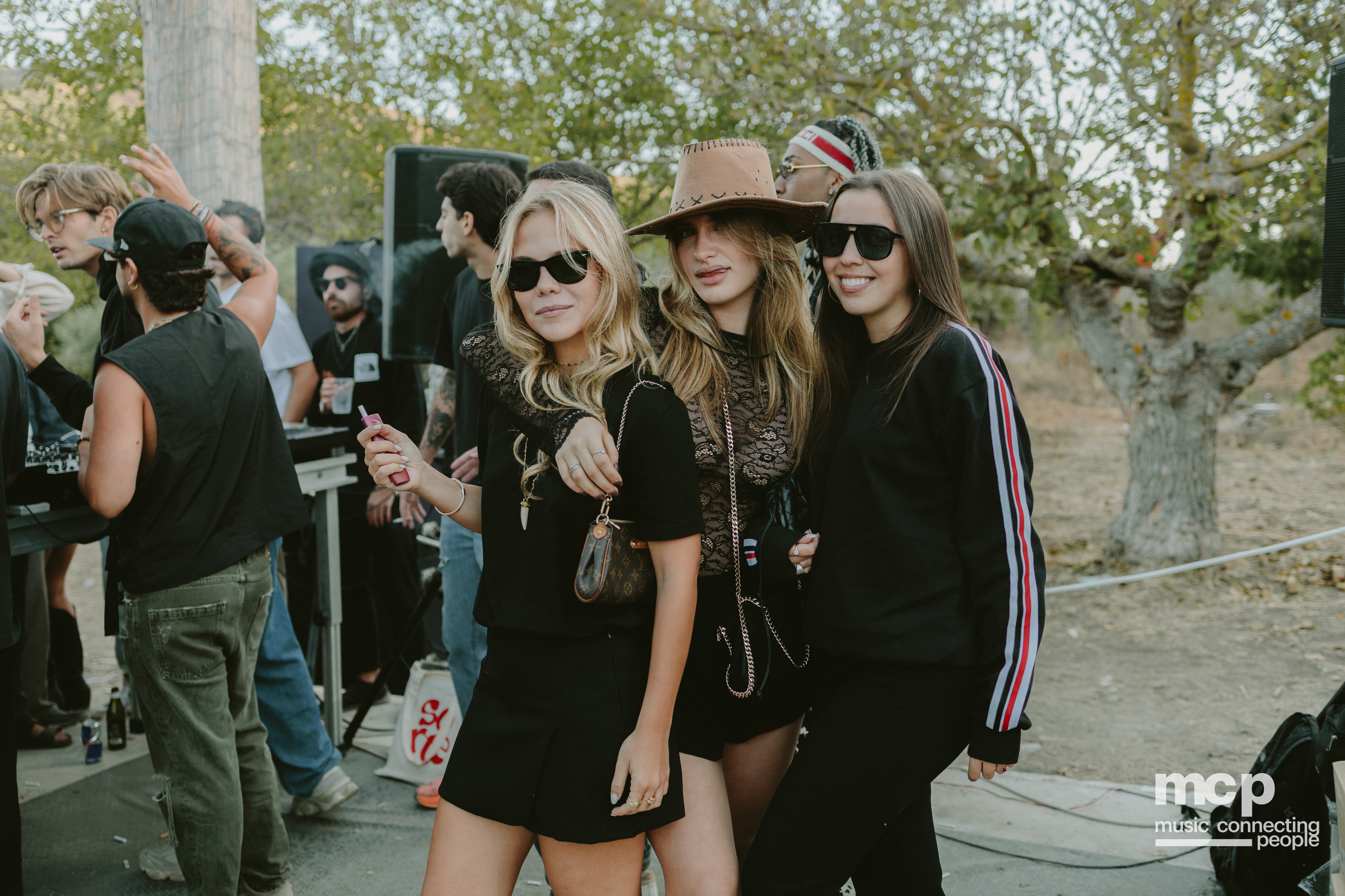 :EP 13. LOST INTO THE WILD & — SUMMER GOODBYES - Photo 166