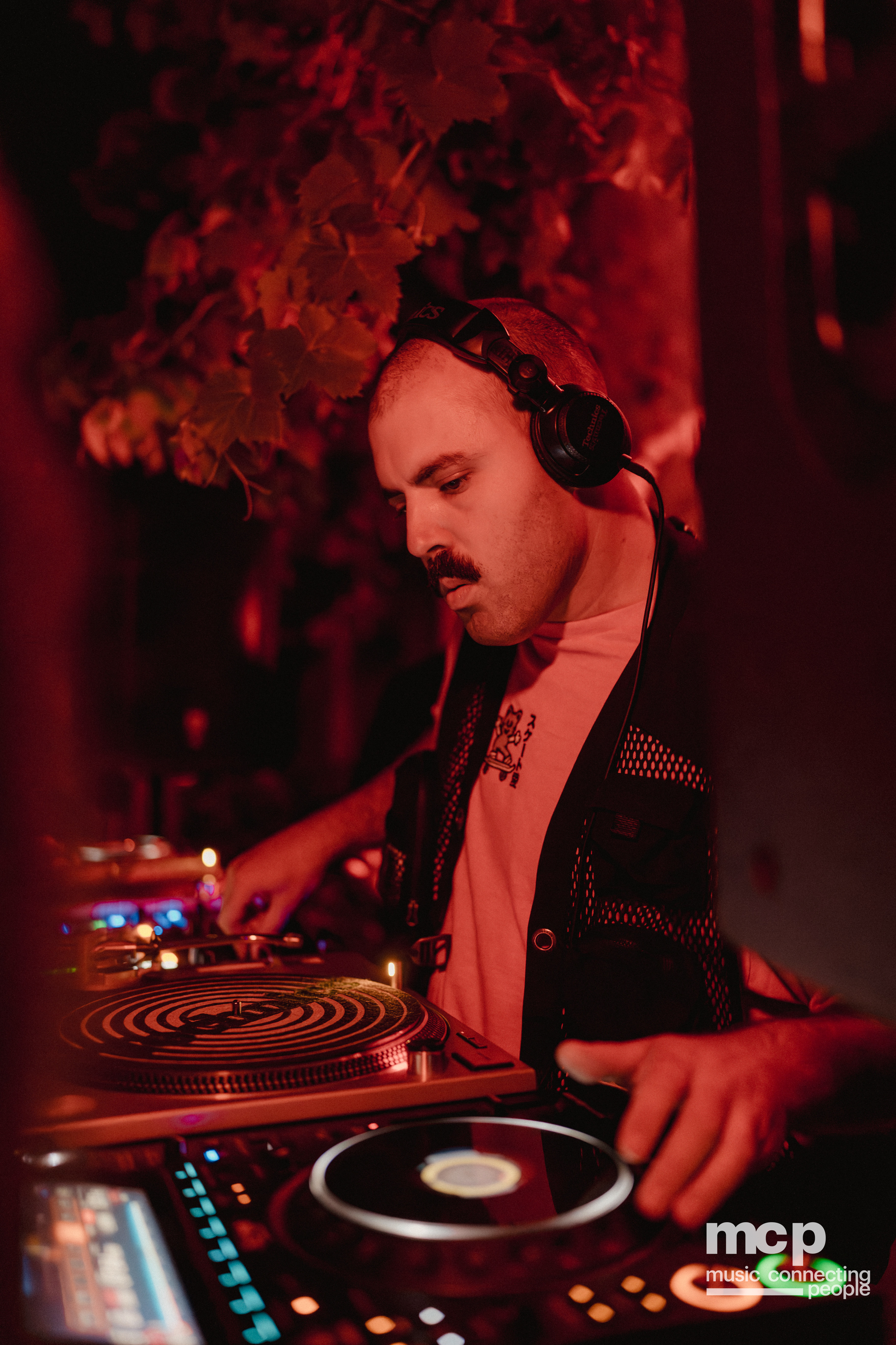 :EP 12. GROOVY SELECTORS & — SUNRISE CHASERS - Photo 6