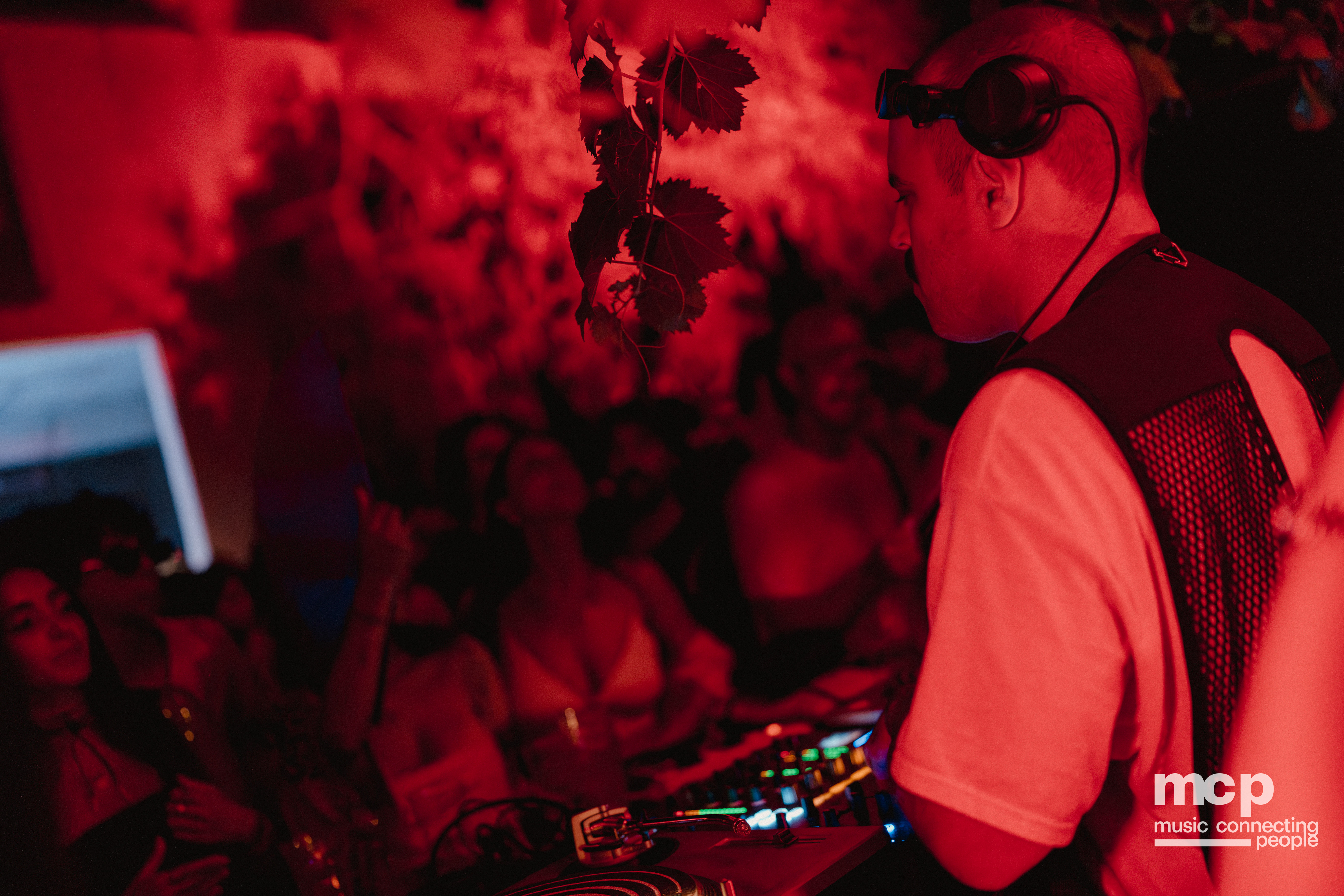 :EP 12. GROOVY SELECTORS & — SUNRISE CHASERS - Photo 17