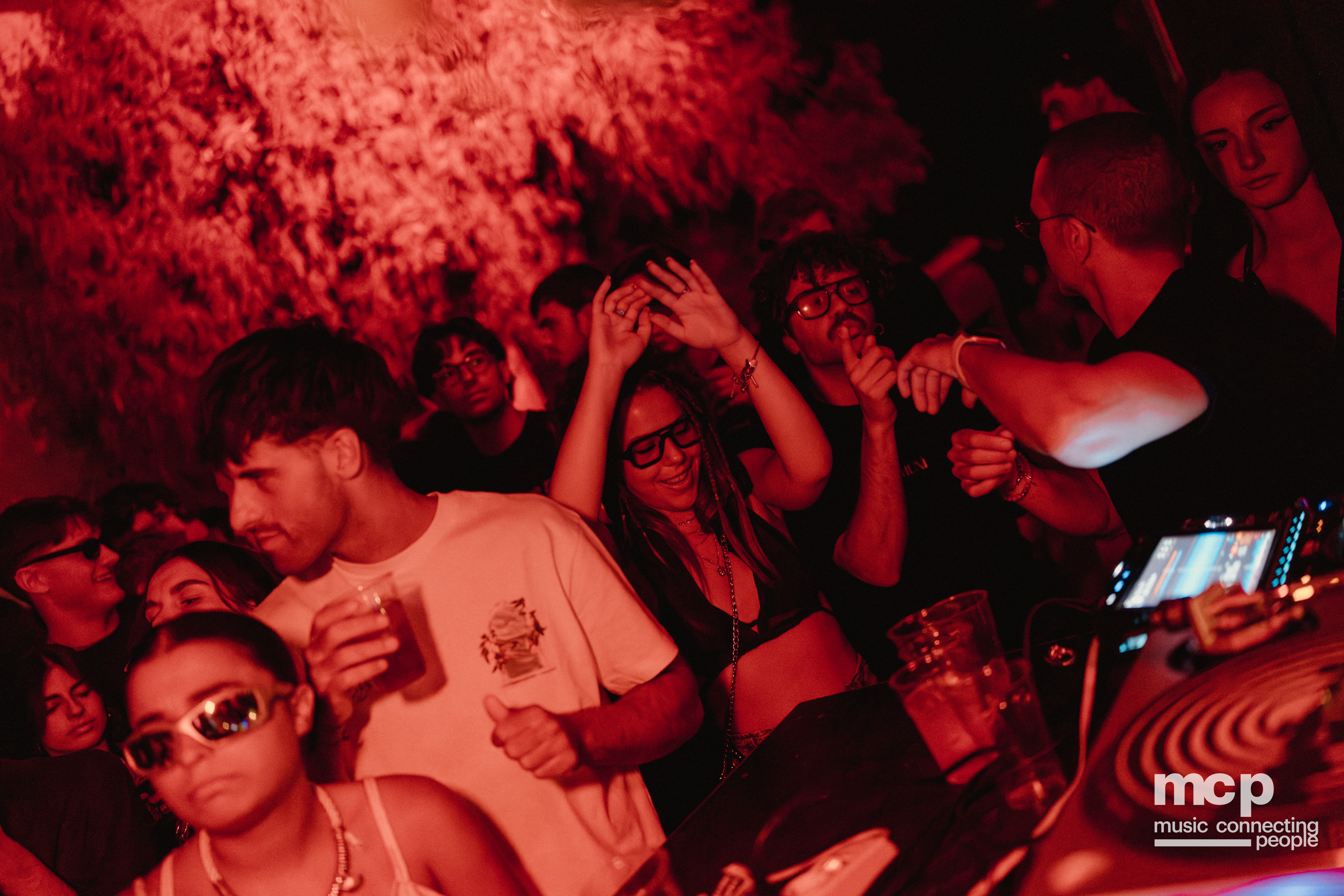 :EP 12. GROOVY SELECTORS & — SUNRISE CHASERS - Photo 55