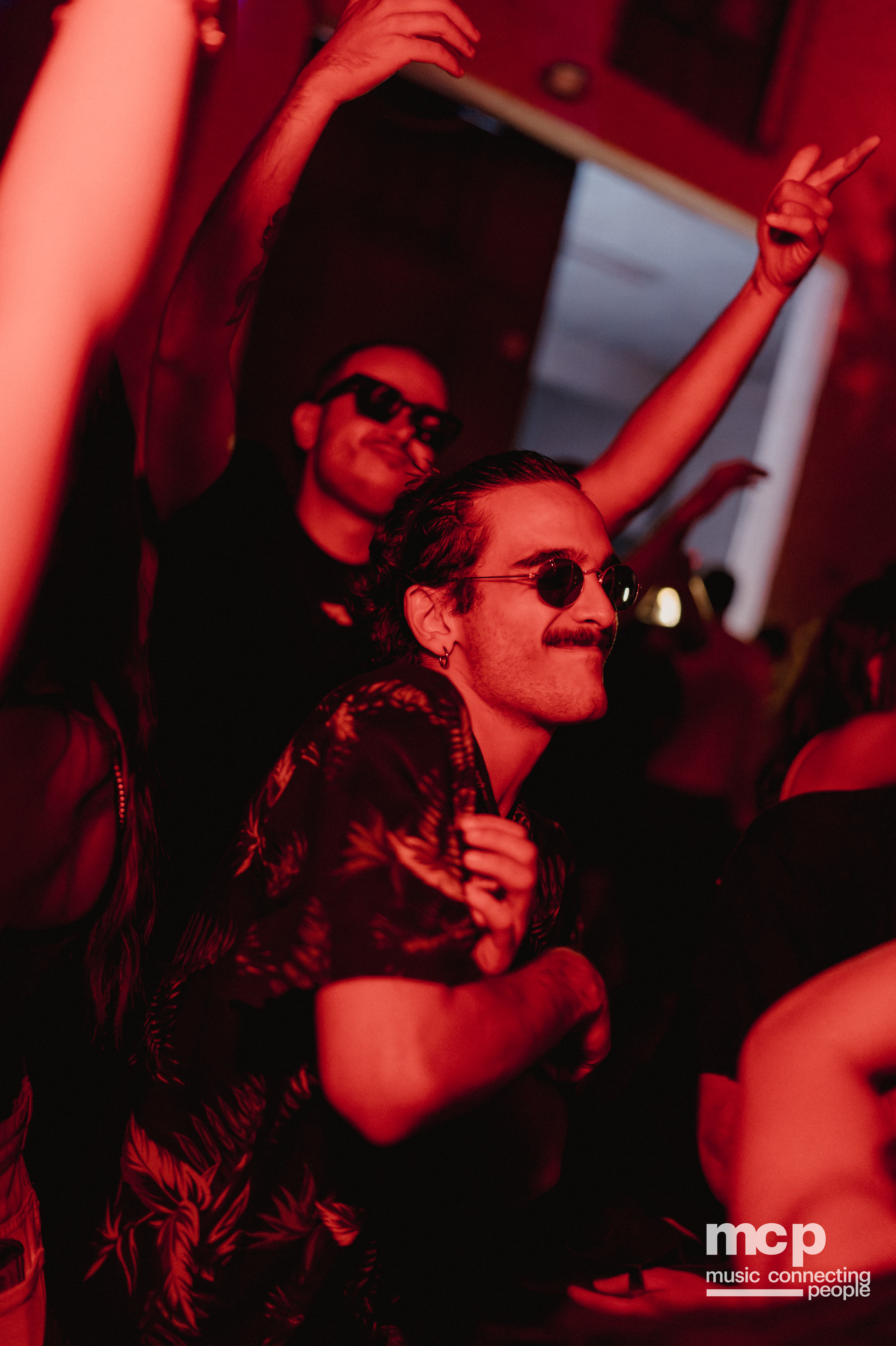 :EP 12. GROOVY SELECTORS & — SUNRISE CHASERS - Photo 63