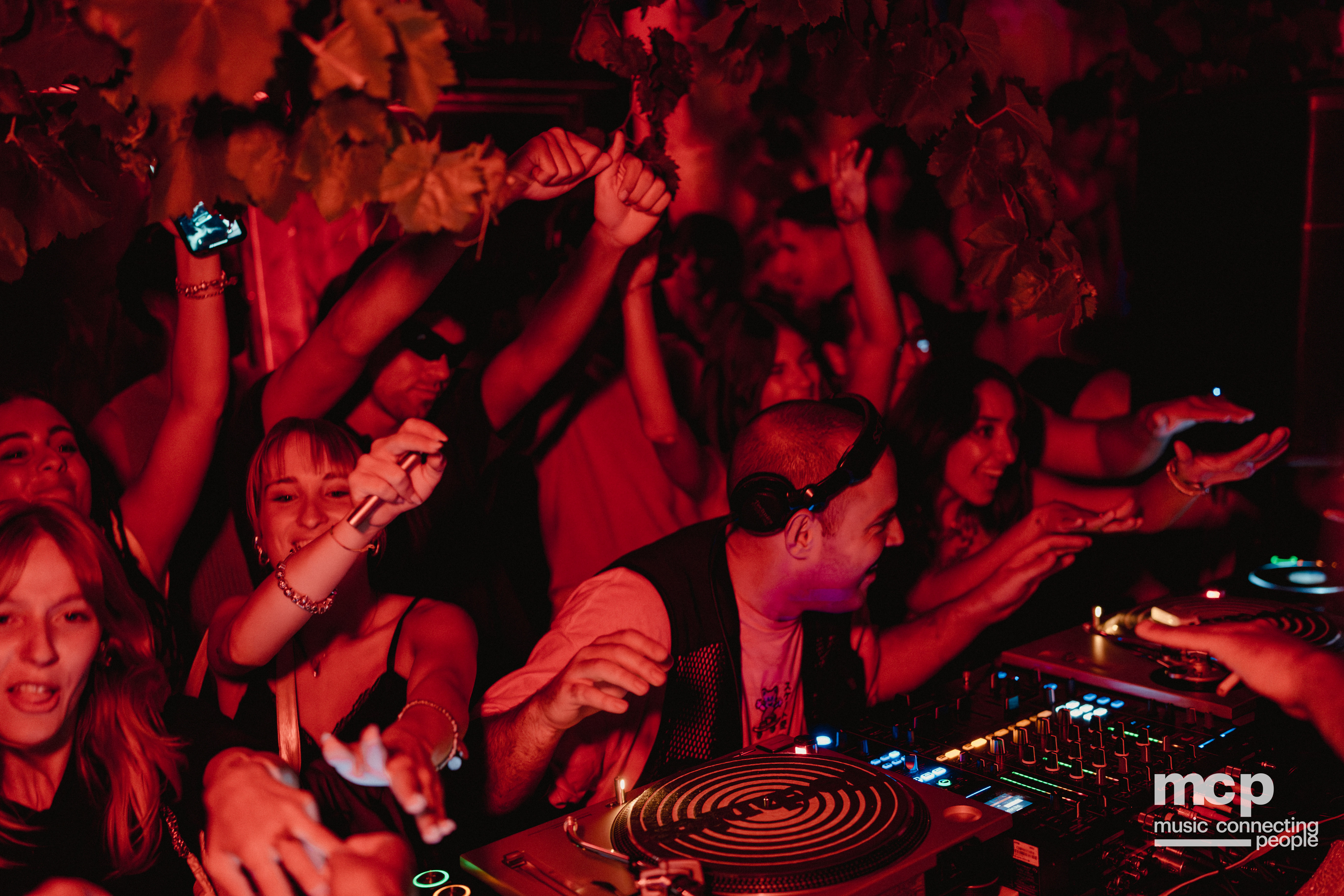 :EP 12. GROOVY SELECTORS & — SUNRISE CHASERS - Photo 90