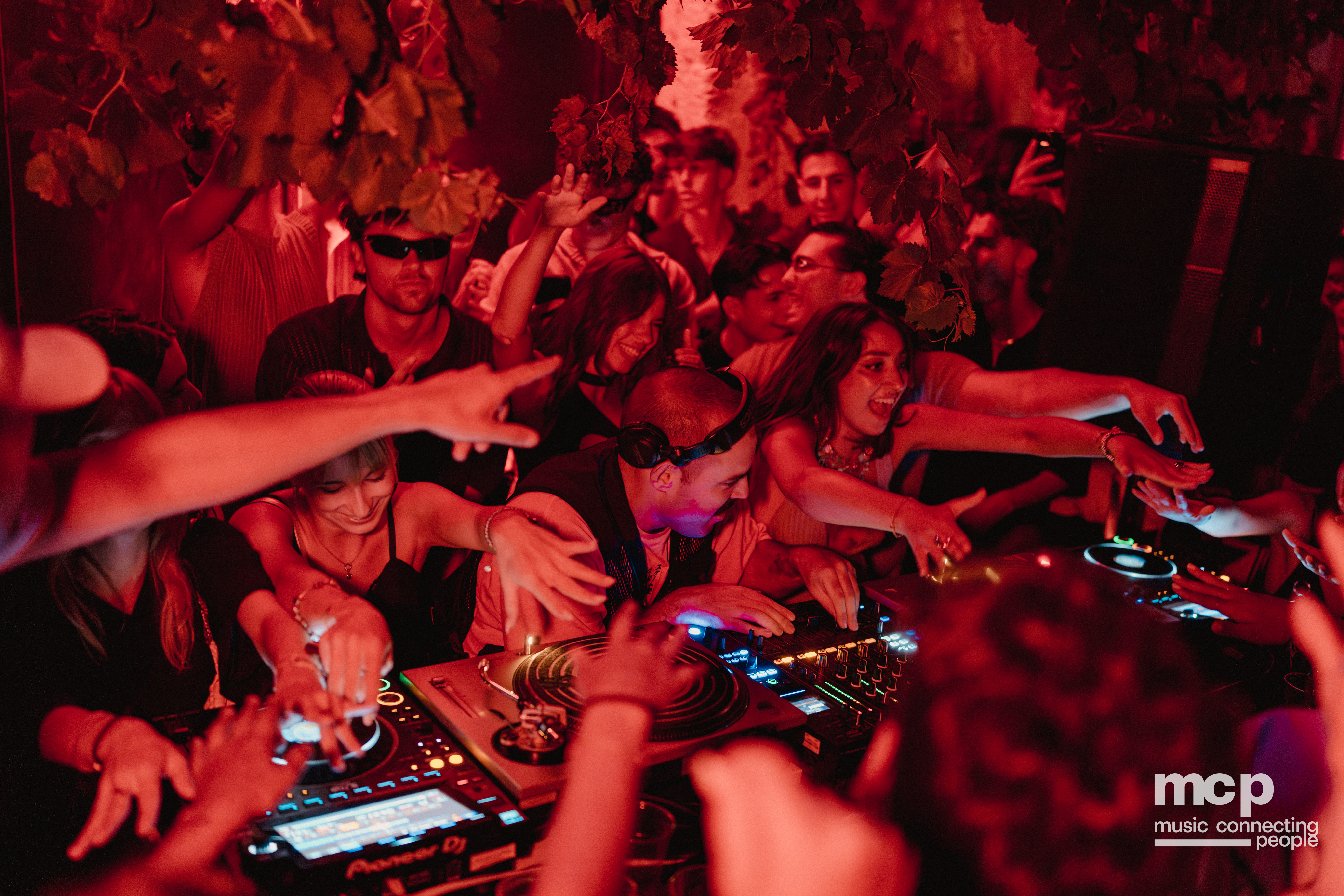 :EP 12. GROOVY SELECTORS & — SUNRISE CHASERS - Photo 92