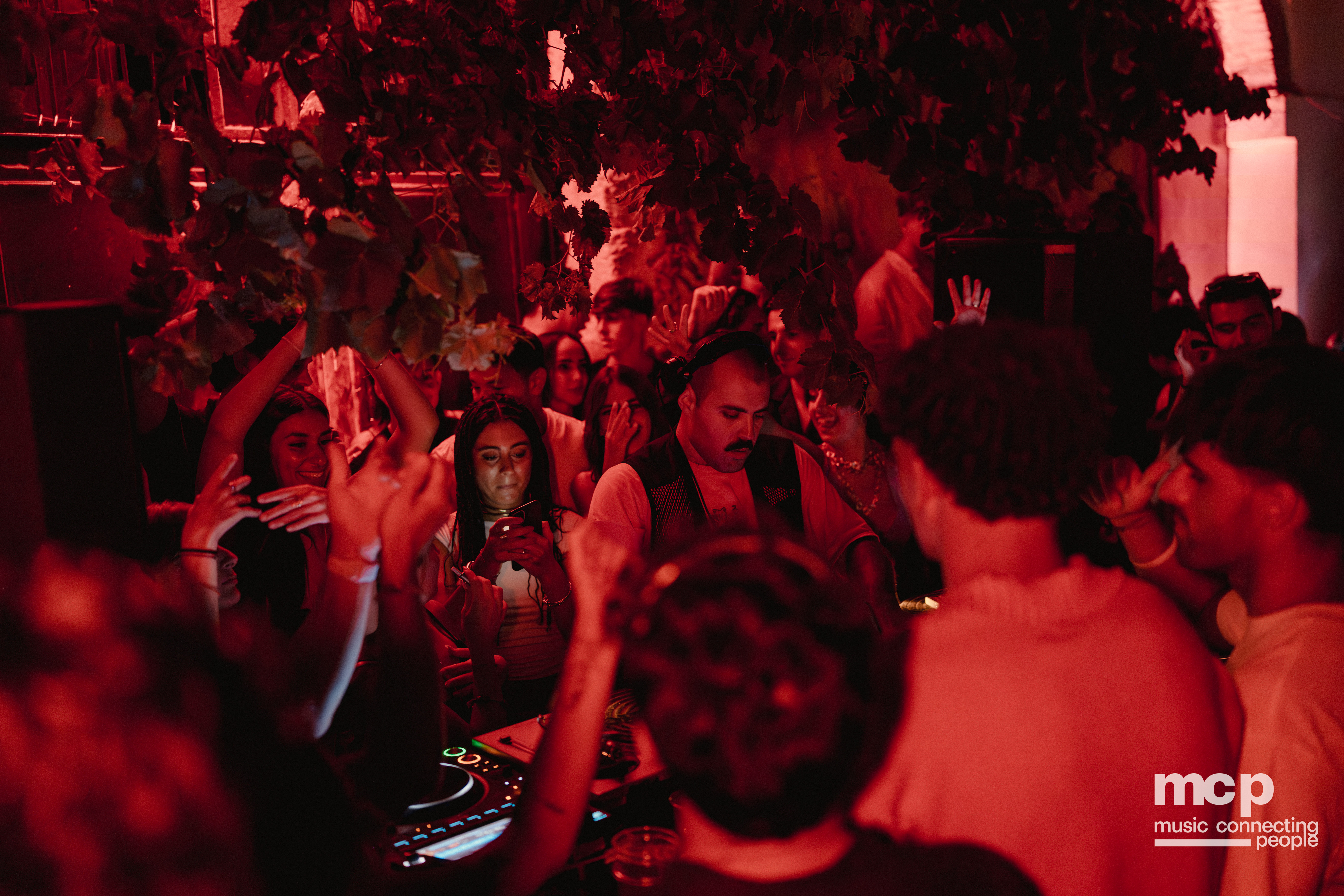 :EP 12. GROOVY SELECTORS & — SUNRISE CHASERS - Photo 100