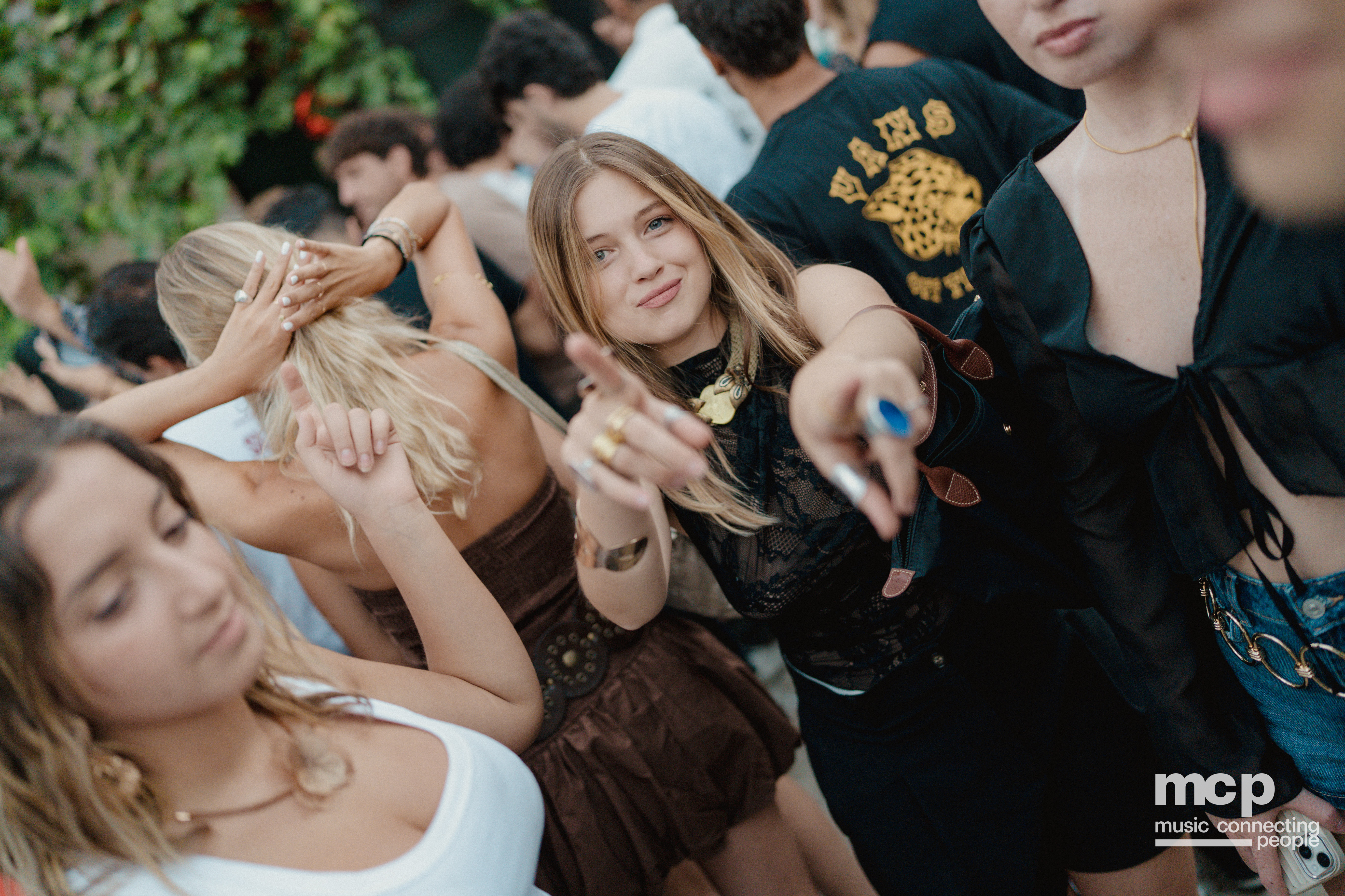 :EP 12. GROOVY SELECTORS & — SUNRISE CHASERS - Photo 228