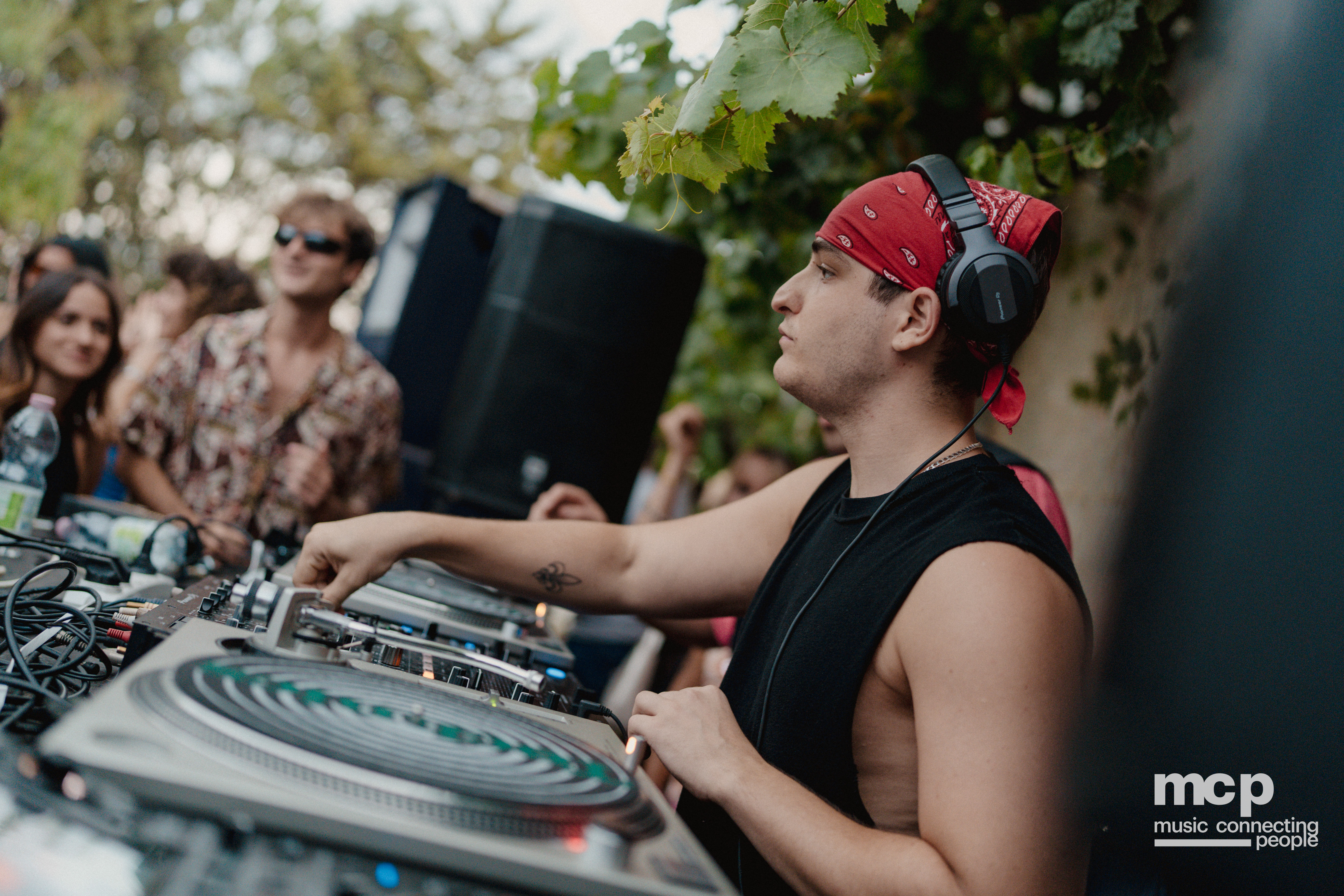 :EP 12. GROOVY SELECTORS & — SUNRISE CHASERS - Photo 235