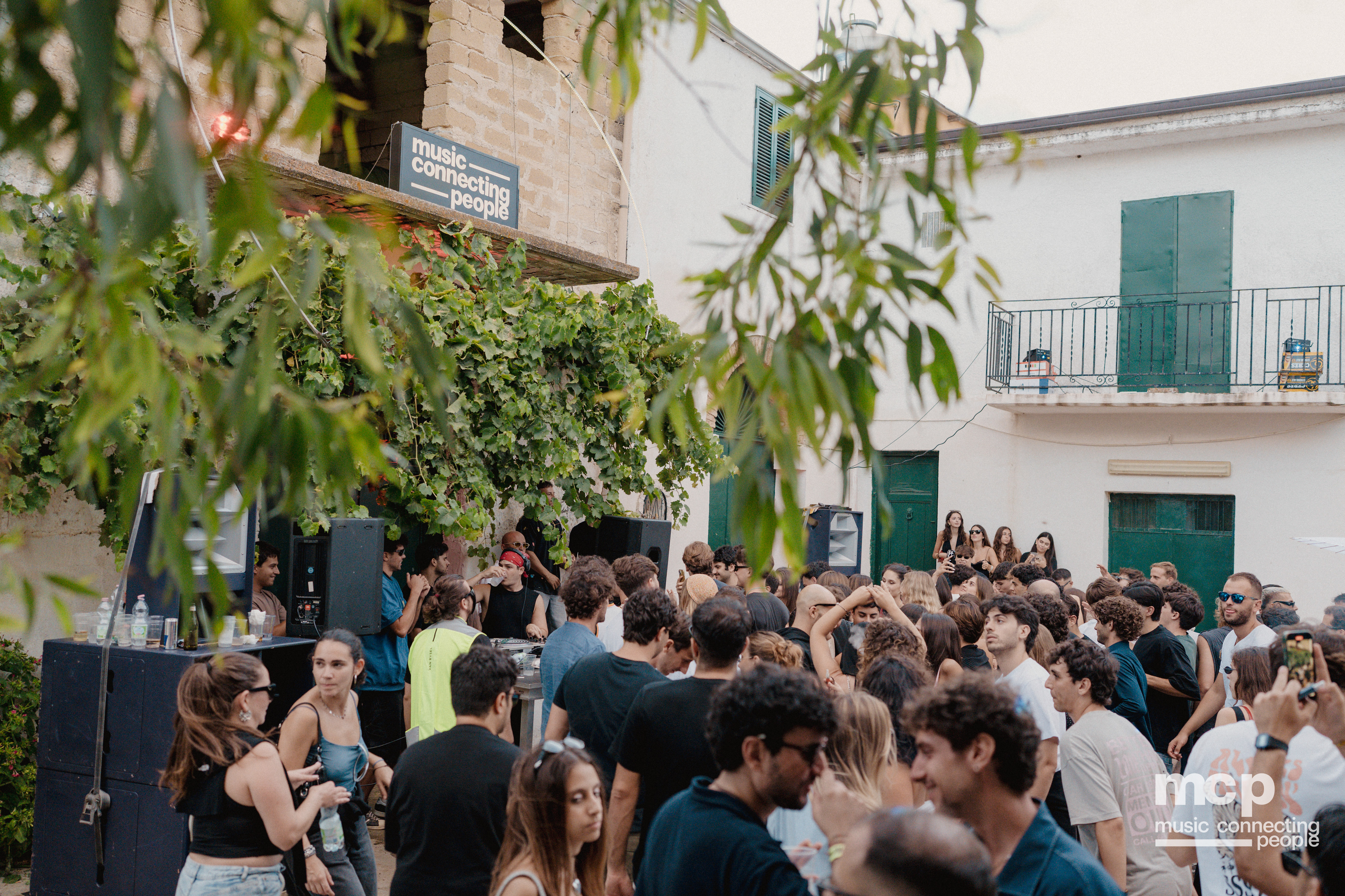 :EP 12. GROOVY SELECTORS & — SUNRISE CHASERS - Photo 265