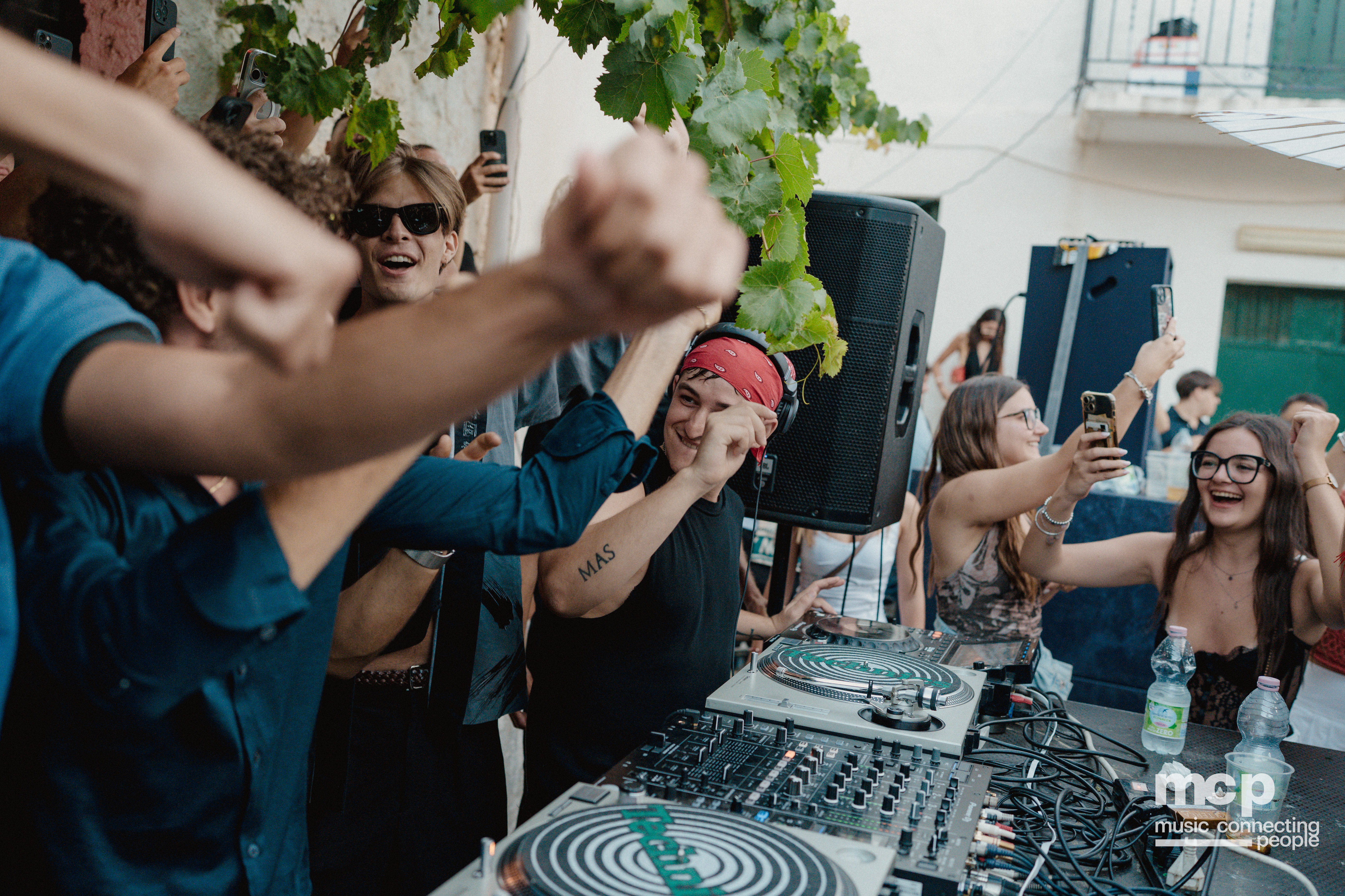 :EP 12. GROOVY SELECTORS & — SUNRISE CHASERS - Photo 274