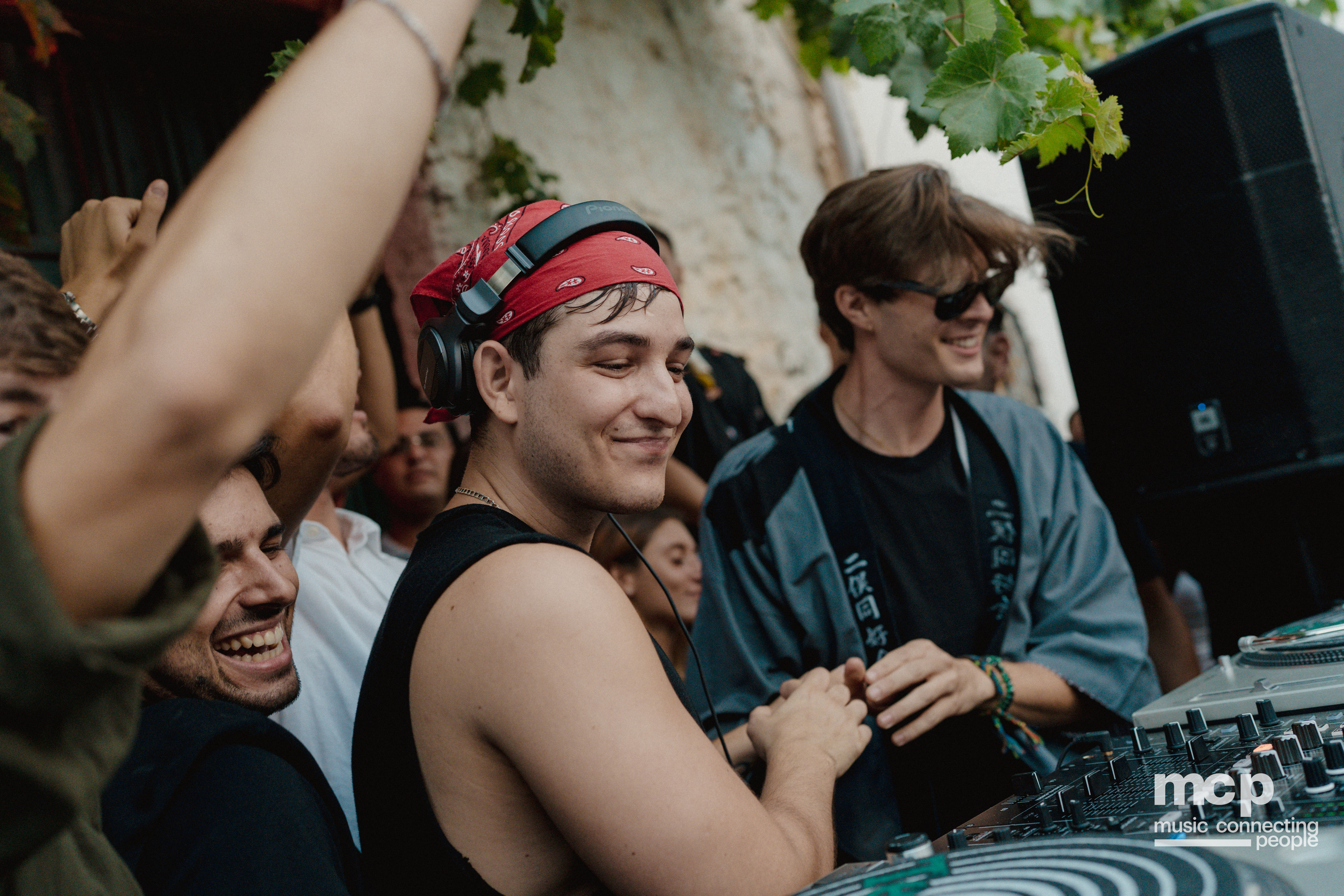 :EP 12. GROOVY SELECTORS & — SUNRISE CHASERS - Photo 276