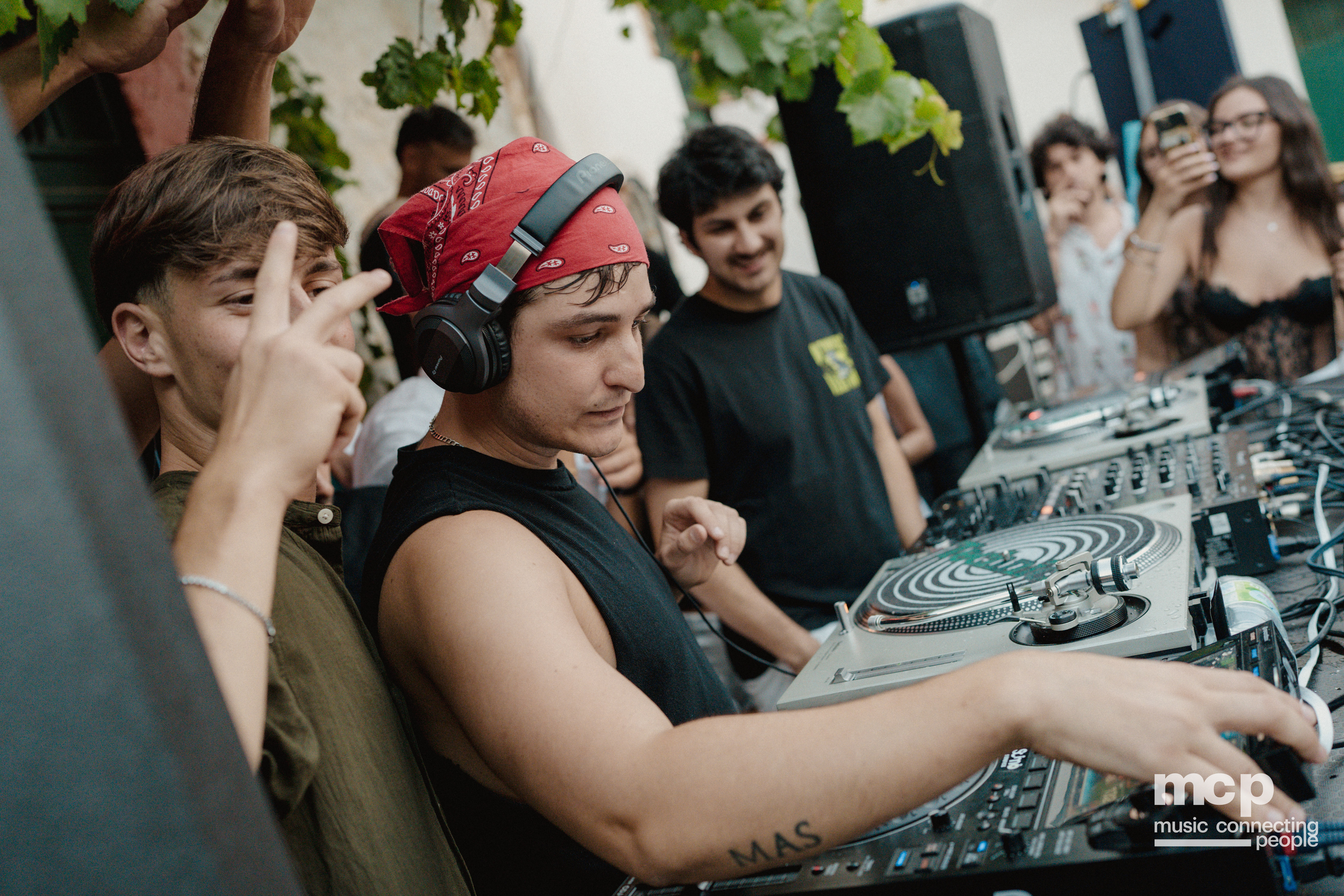 :EP 12. GROOVY SELECTORS & — SUNRISE CHASERS - Photo 280