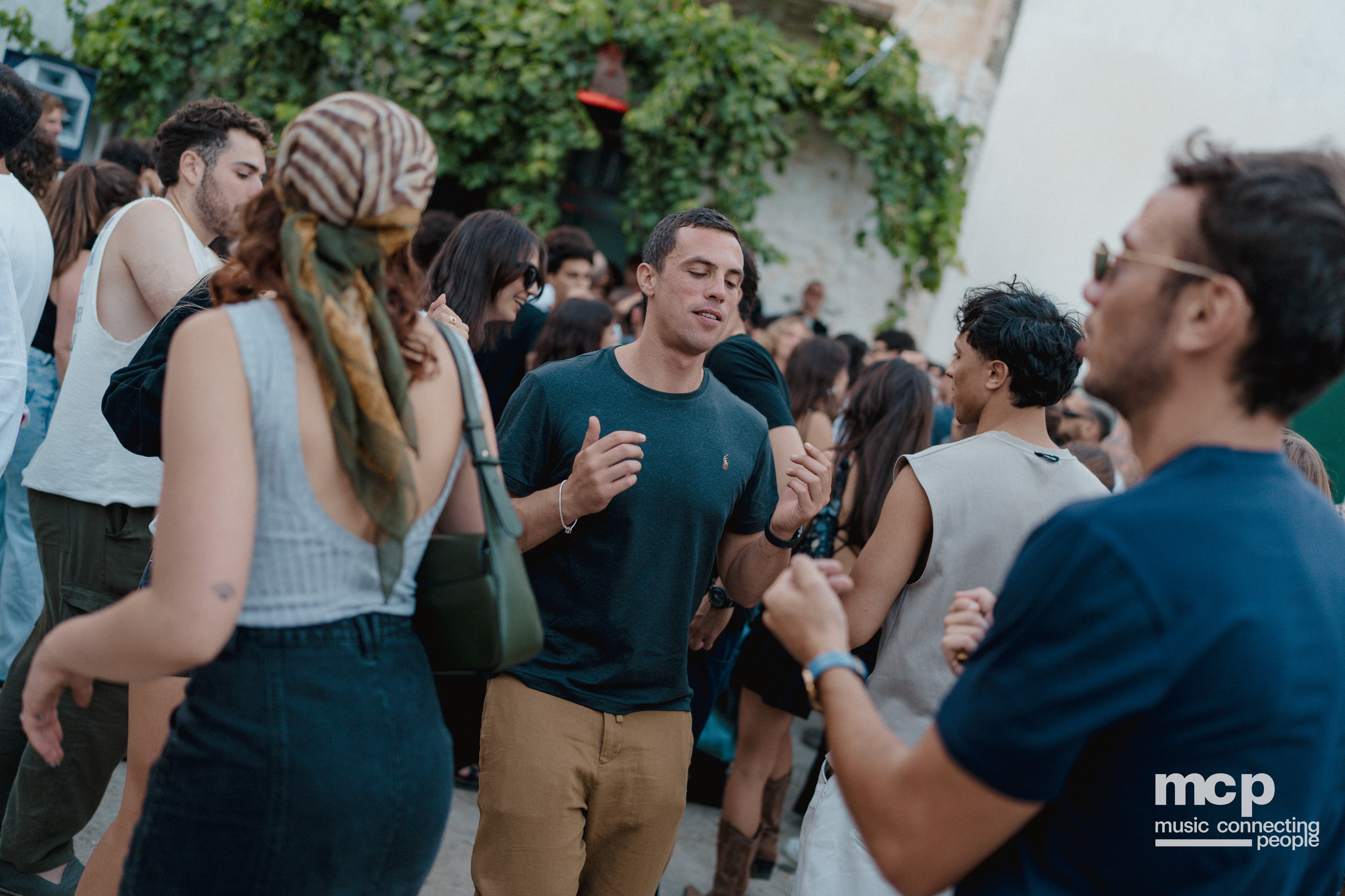 :EP 12. GROOVY SELECTORS & — SUNRISE CHASERS - Photo 288