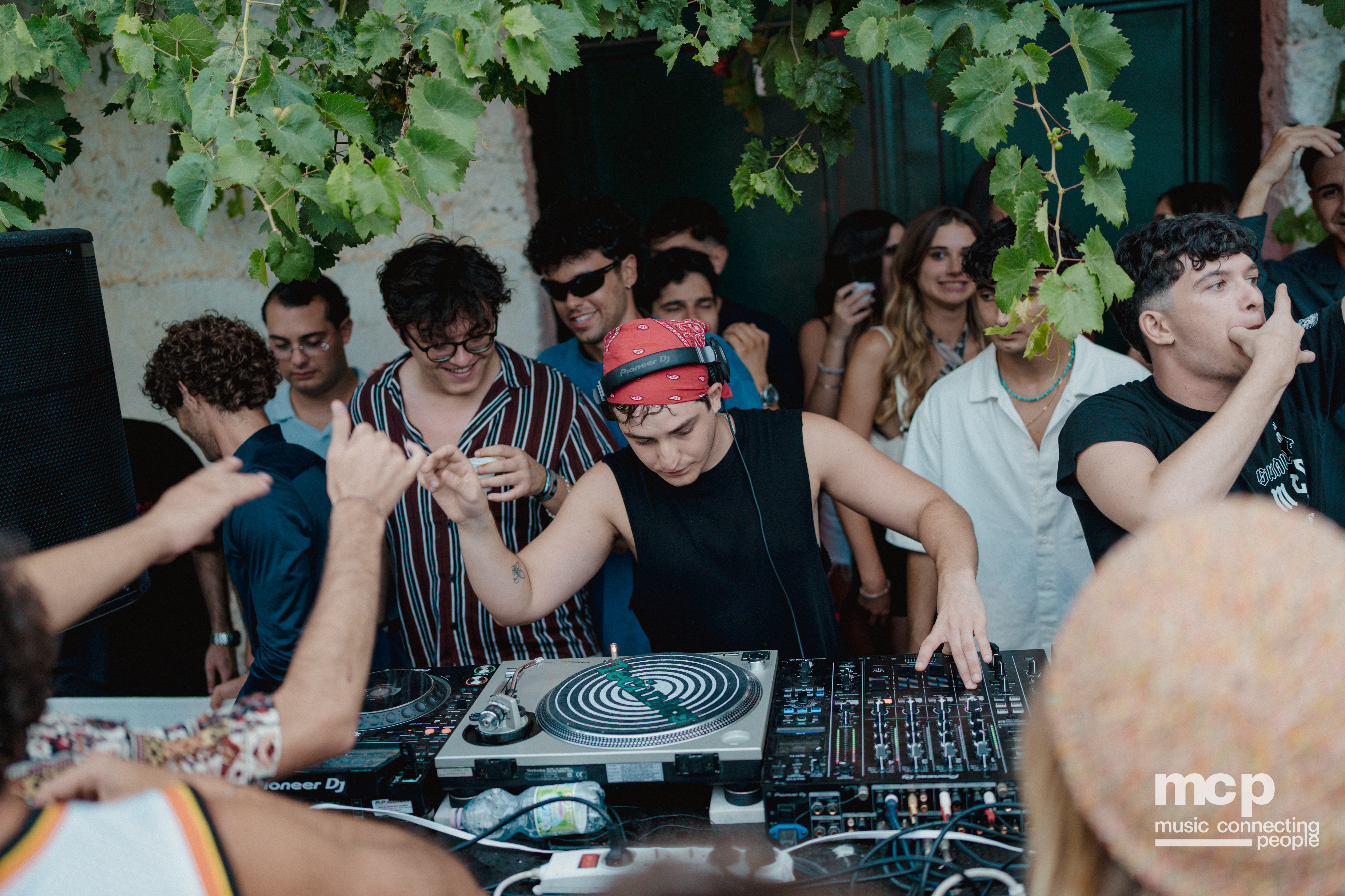 :EP 12. GROOVY SELECTORS & — SUNRISE CHASERS - Photo 294