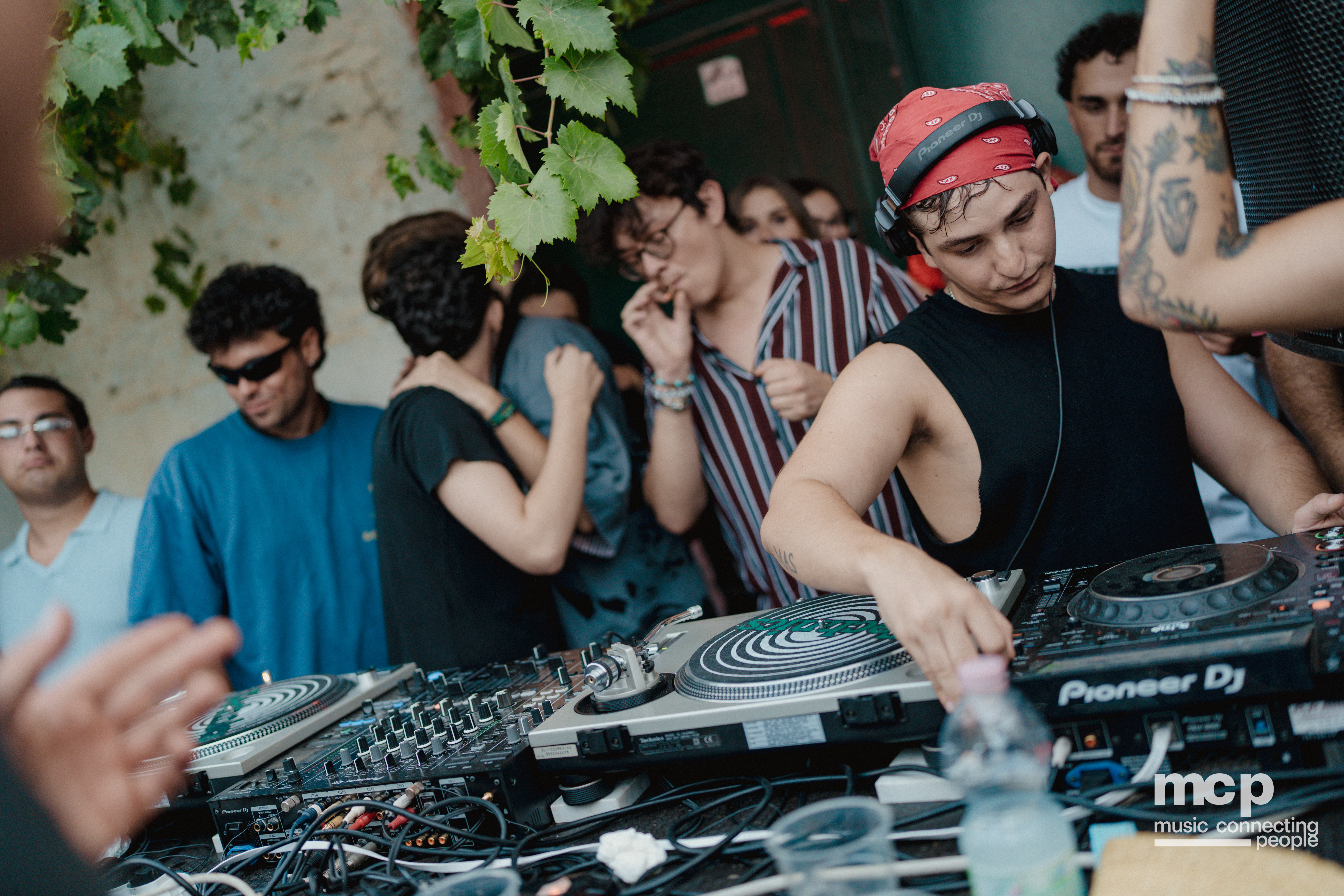 :EP 12. GROOVY SELECTORS & — SUNRISE CHASERS - Photo 300