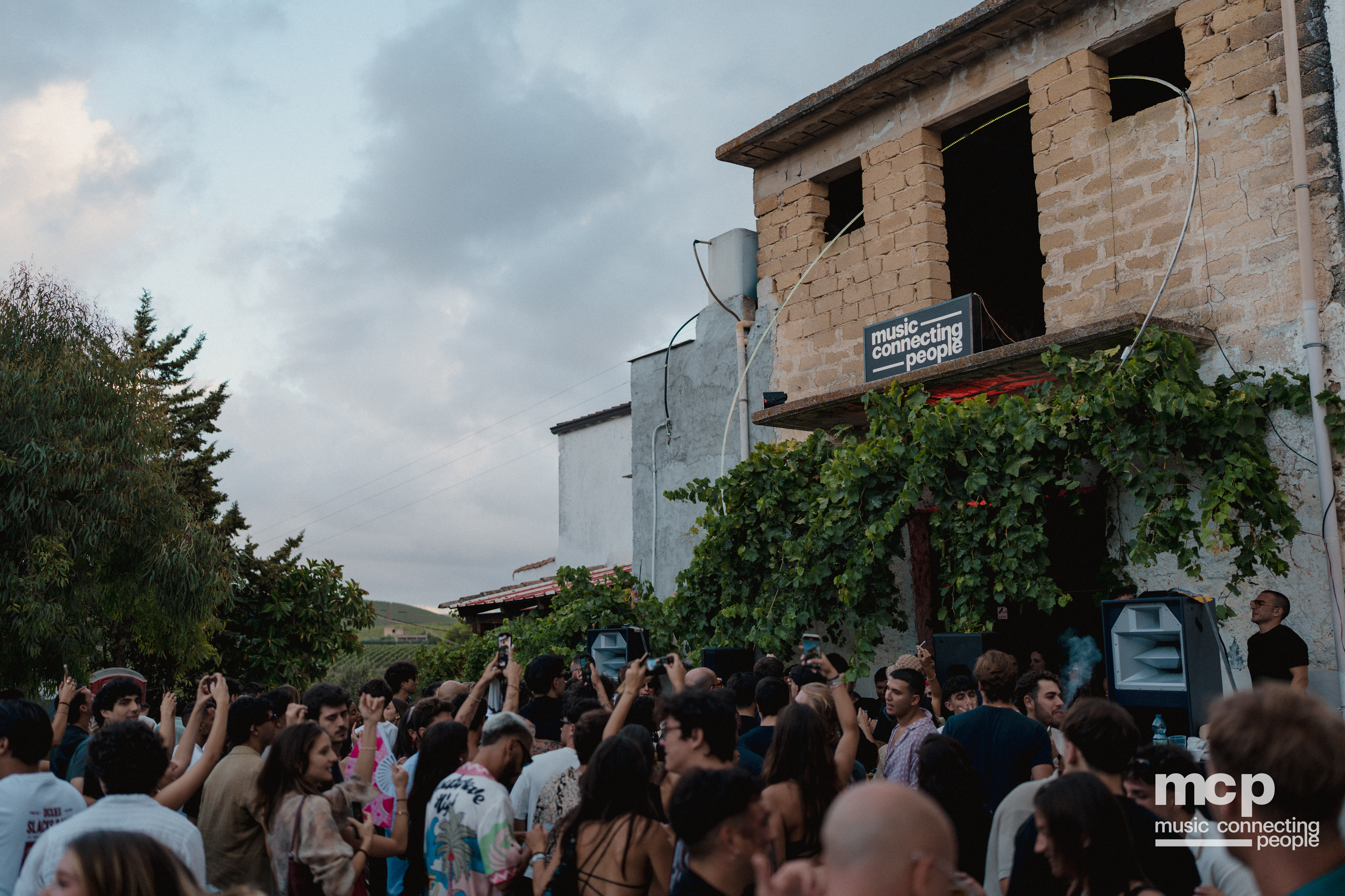 :EP 12. GROOVY SELECTORS & — SUNRISE CHASERS - Photo 301