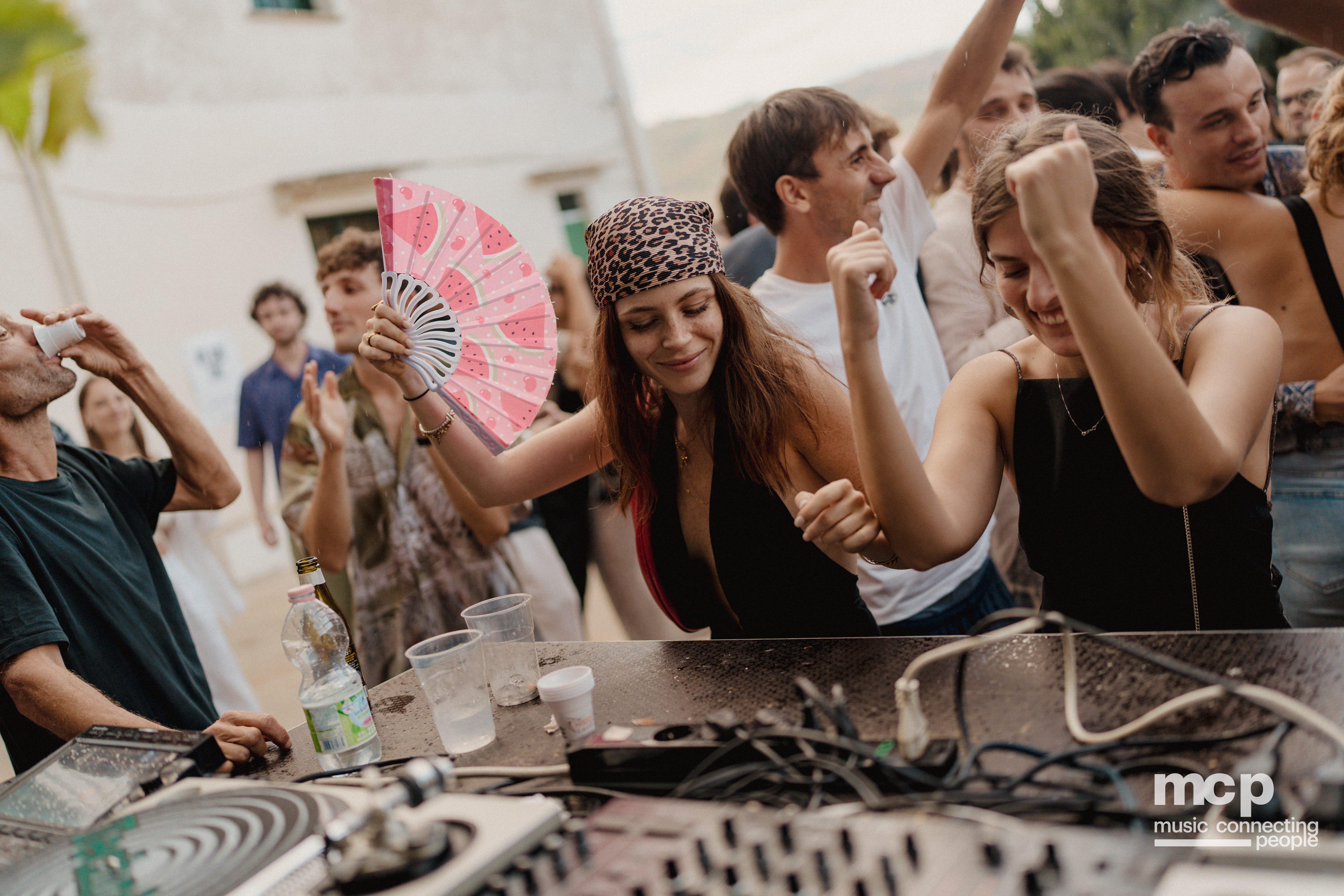 :EP 12. GROOVY SELECTORS & — SUNRISE CHASERS - Photo 313