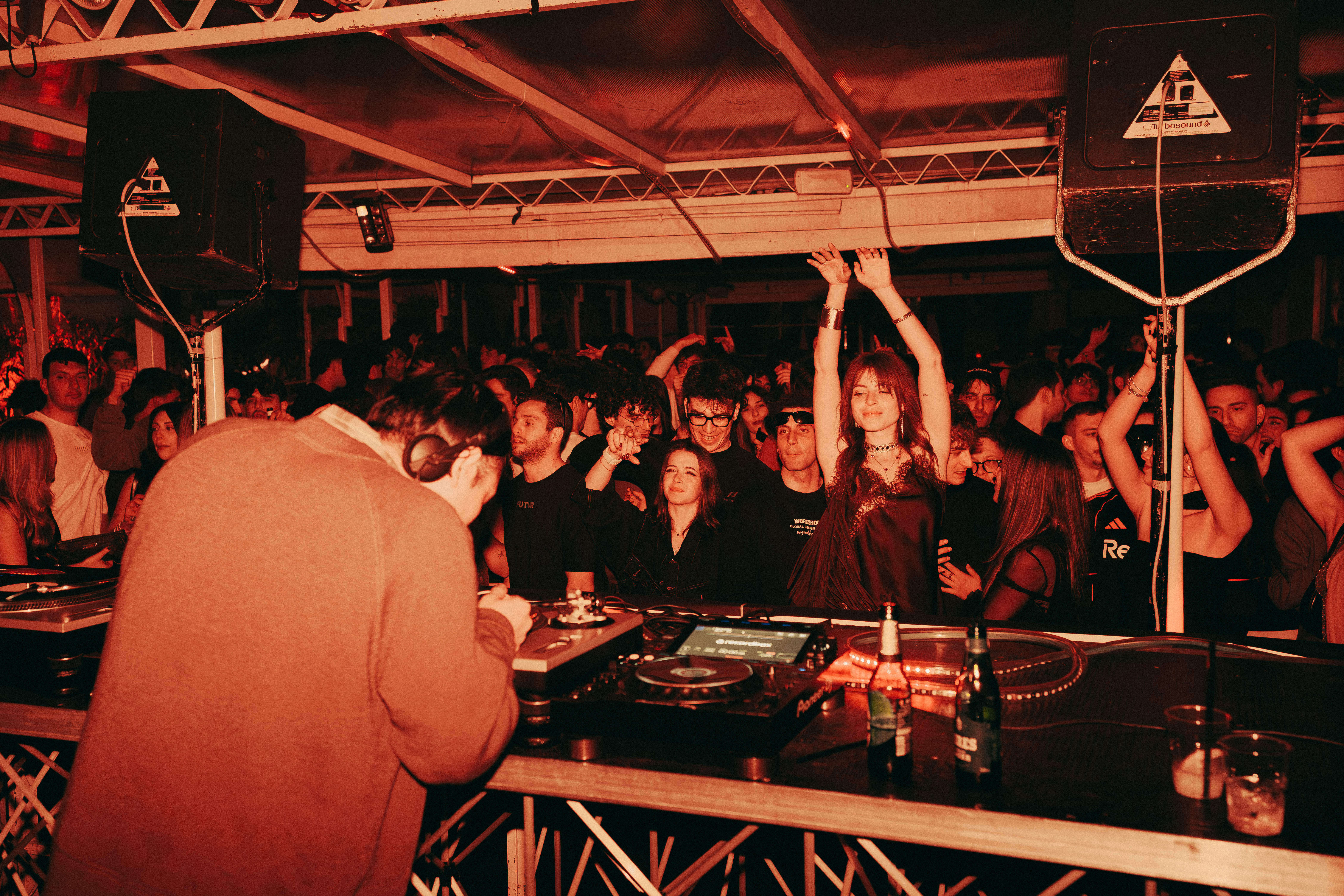 MCP X CLUT - Photo 100