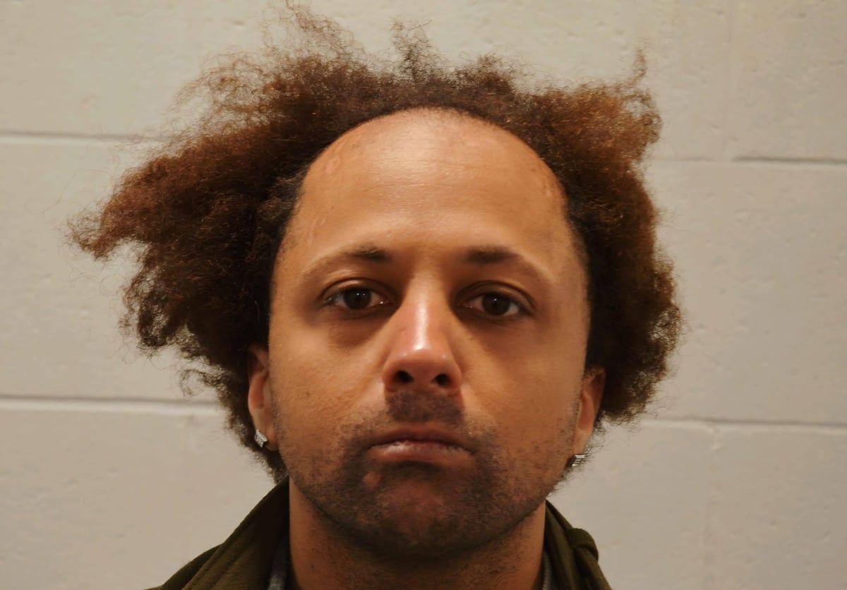 Mass. man wanted on two warrants gets caught after going door-to-door at 6 a.m. asking for a cigarette