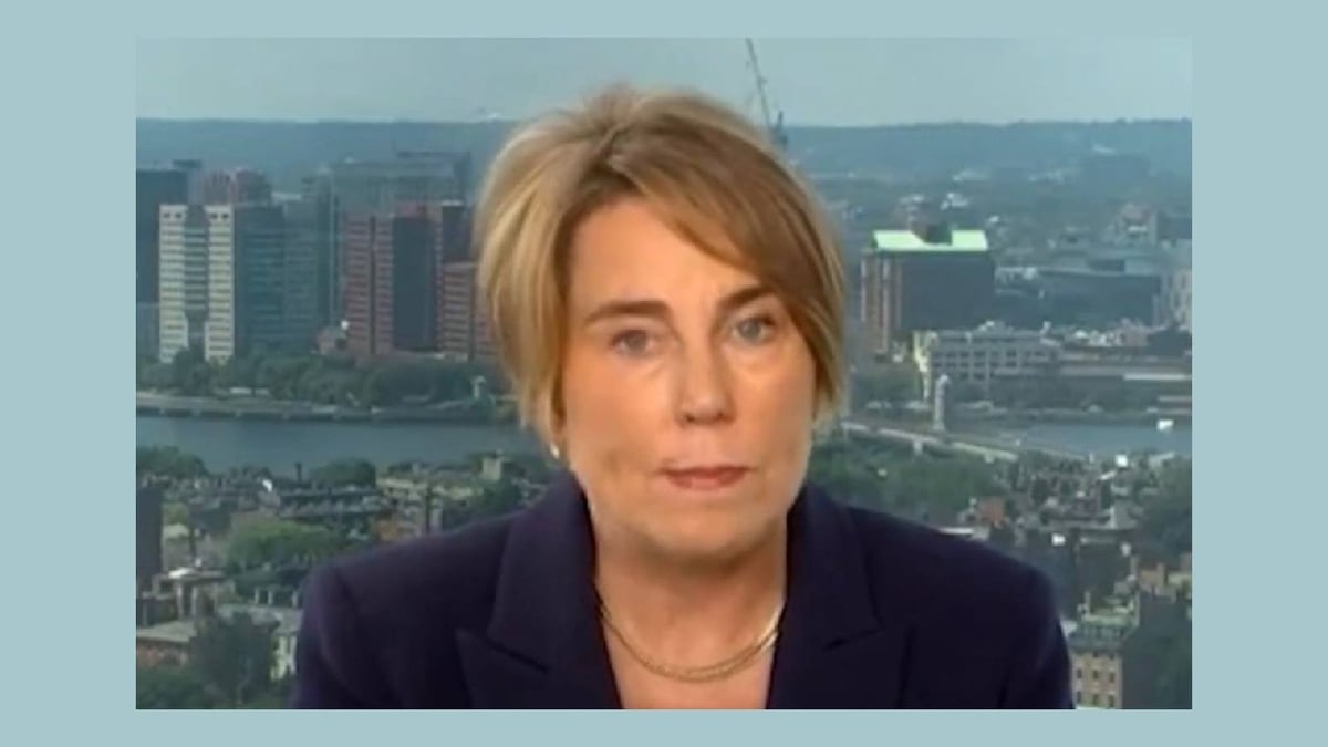 Healey's approval PLUNGING especially among election-deciding independents — down 16 points as many signal they're ready for change