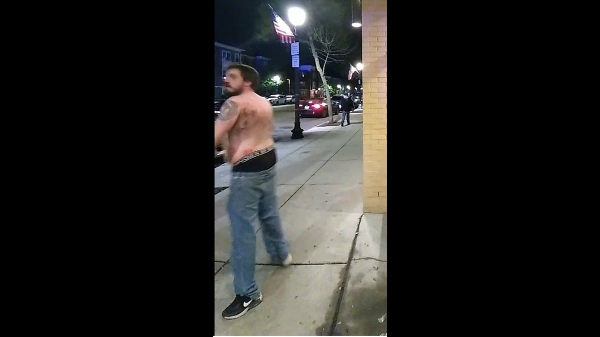 Boston police launch desperate manhunt for South Boston drunk accused of STABBING a man outside bar