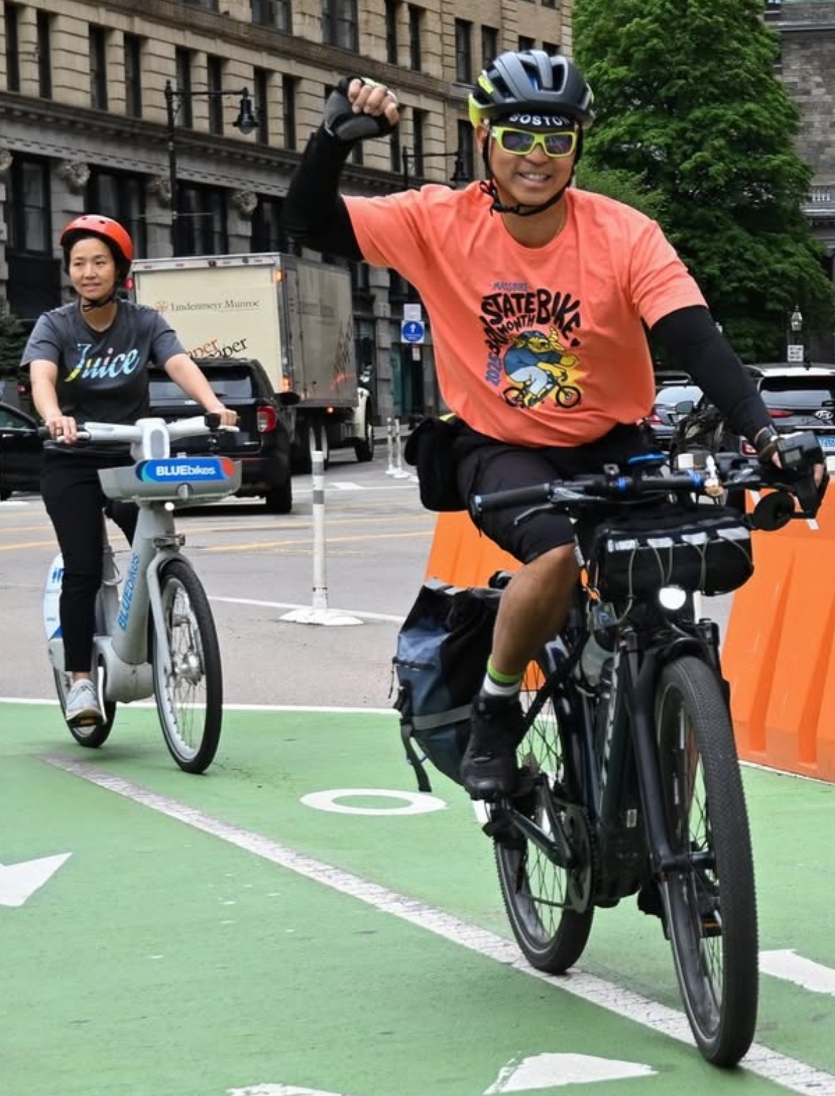 Boston’s bike crusader out front, Mayor Wu in tow — together turning the streets into a playground for activists while drivers sit in traffic. Photo: Instagram hiviz_peter