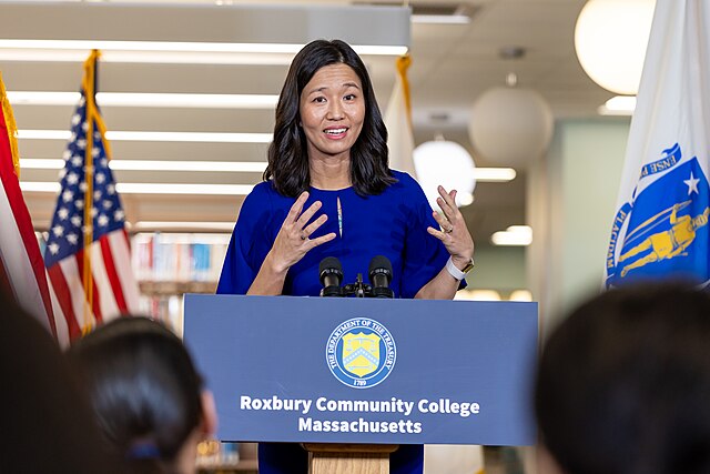 Mayor Michelle Wu has directed city departments to submit budgets 2% lower than last year’s as Boston prepares for mounting fiscal pressures.
