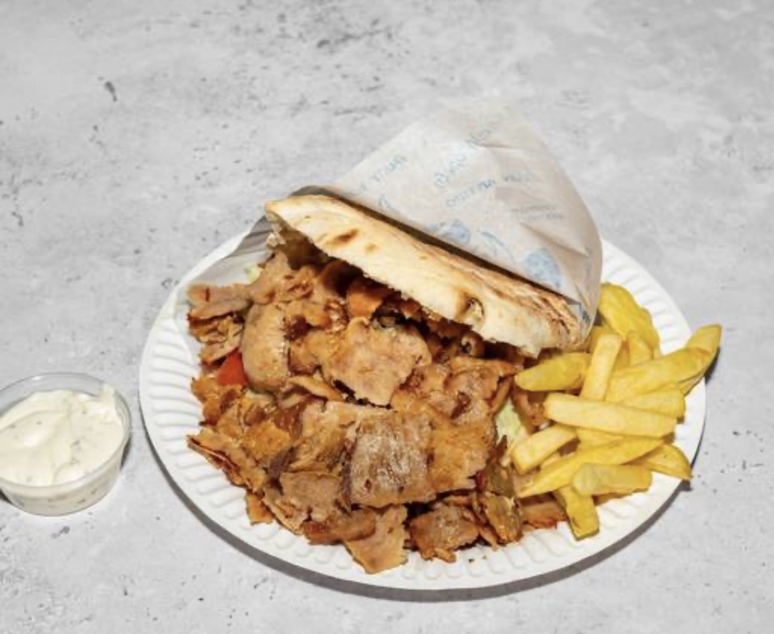 Broodje kip kebab met friet
