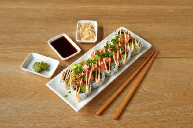 Classic salmon (CALIFORNIA ROLL)