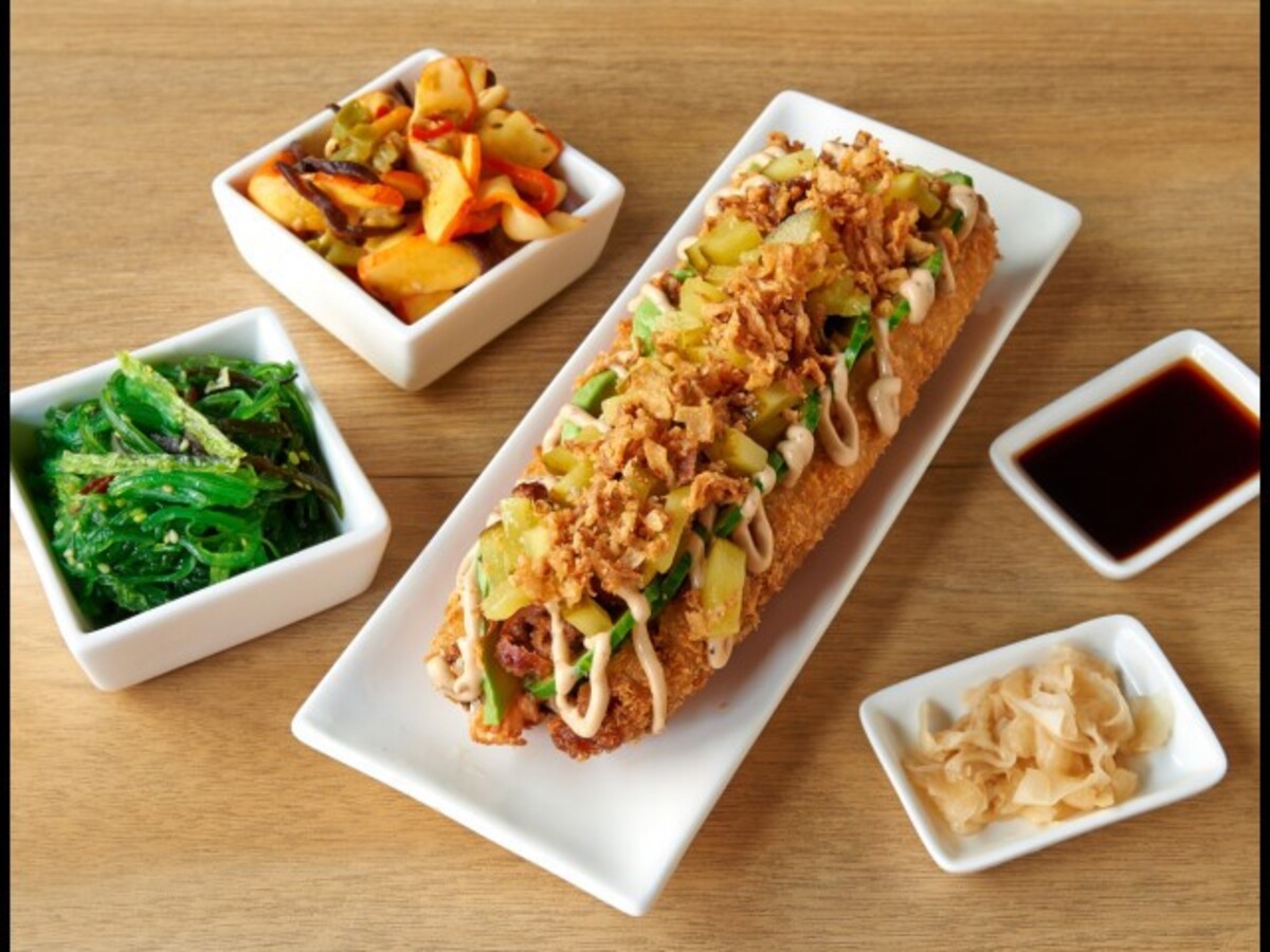 Hotdog maki meat me