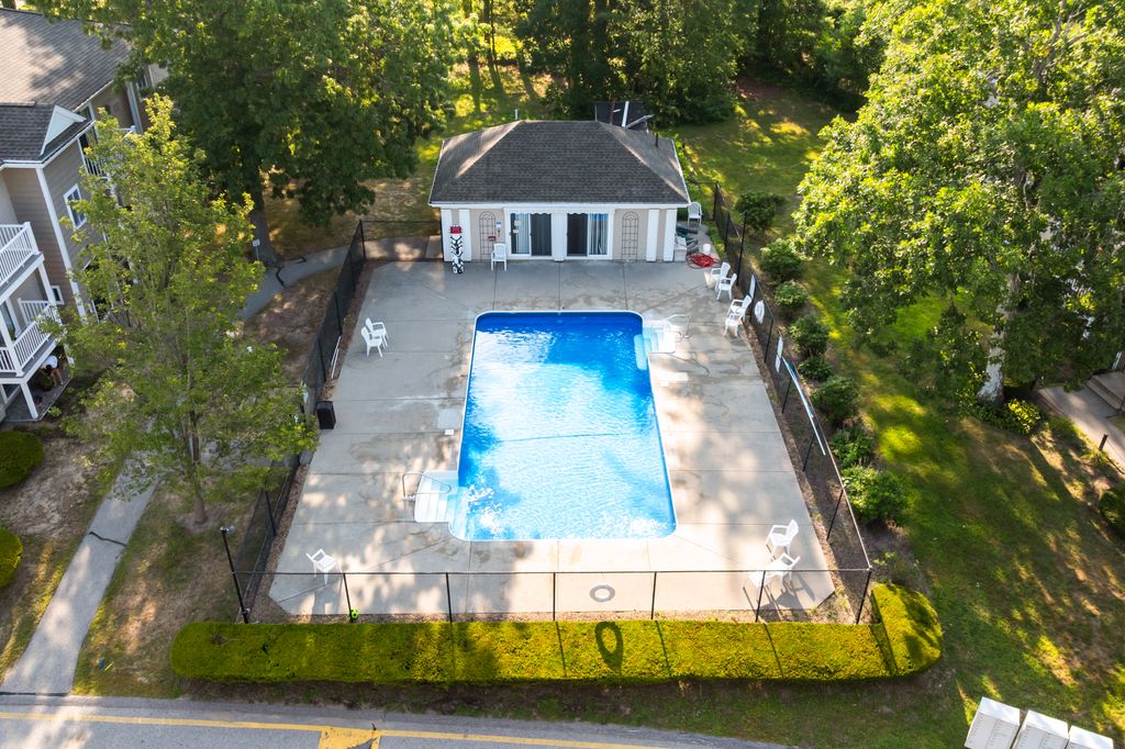 451 School St-04