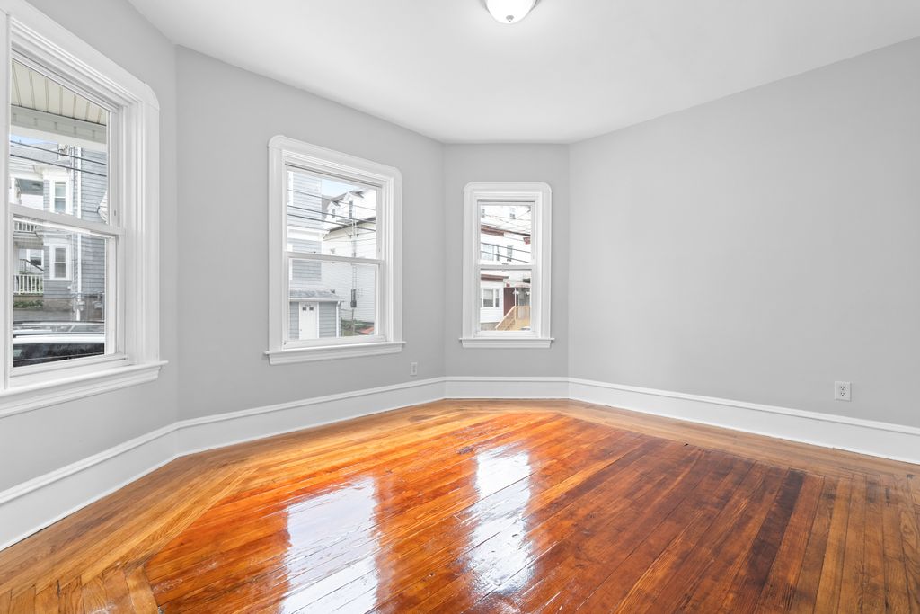 570 William Street -05