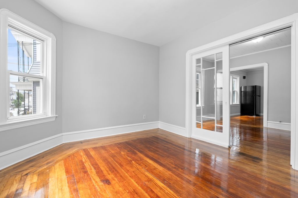 570 William Street -06