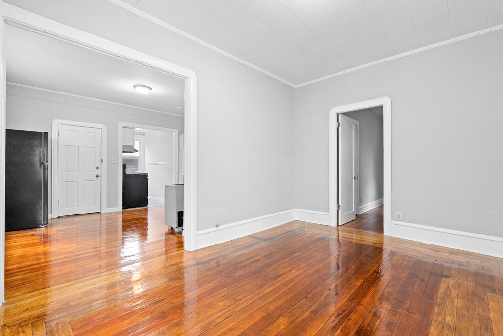 570 William Street -09
