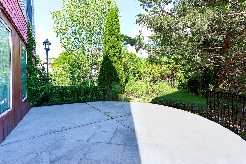 24 Glenwood Ave-03