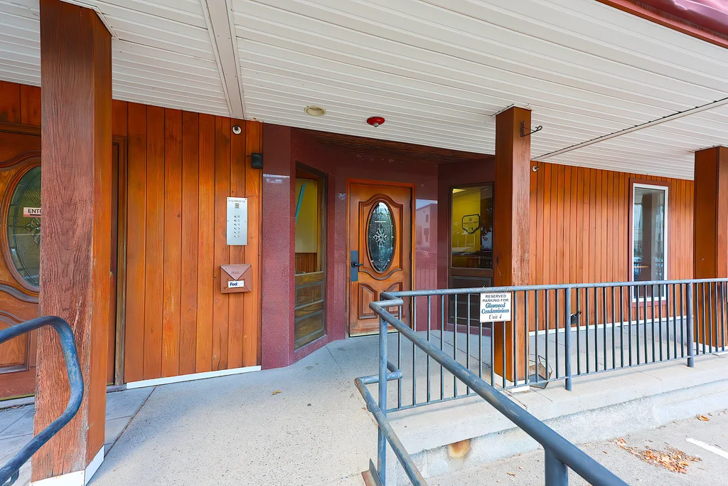 24 Glenwood Ave-05