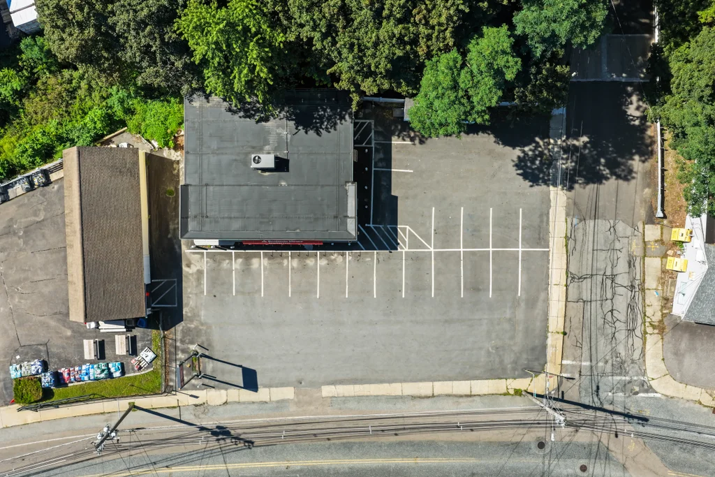 22 Douglas St-07
