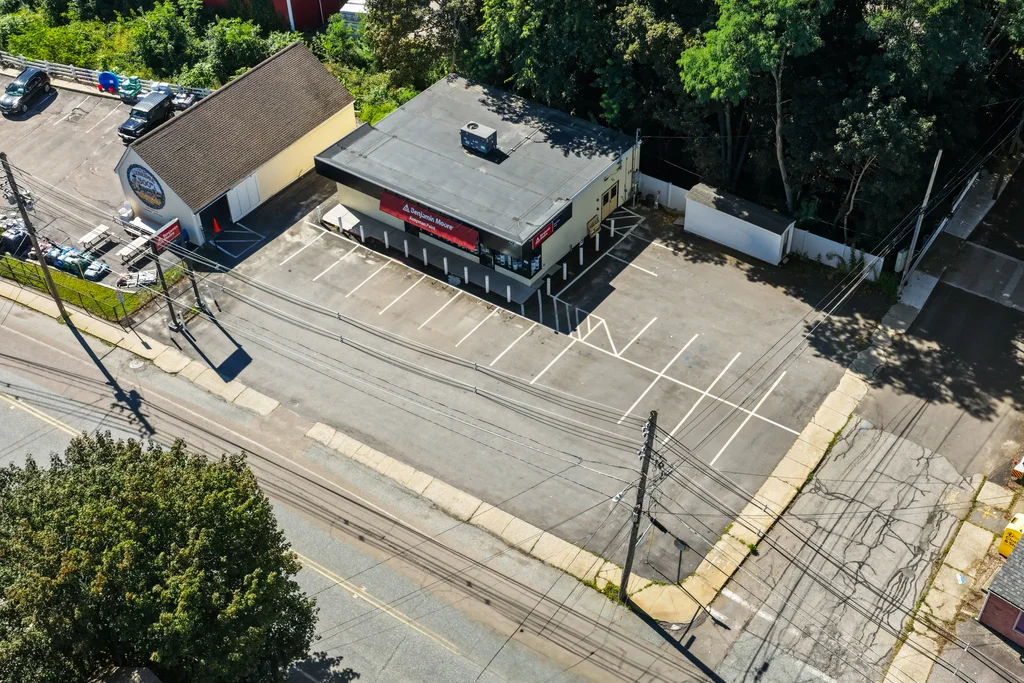 22 Douglas St-08