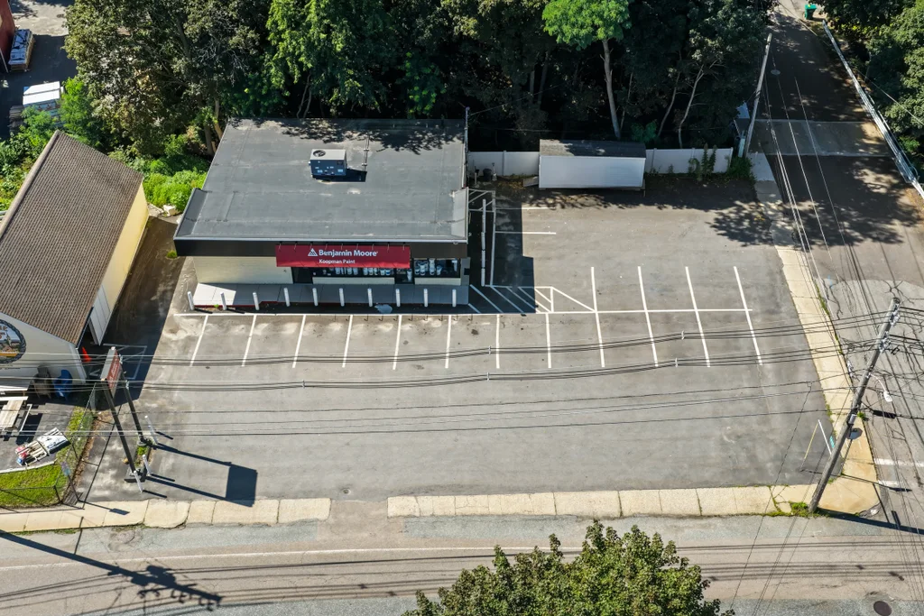 22 Douglas St-09