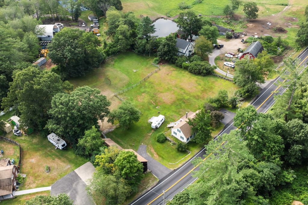 640 Mammoth Rd-07