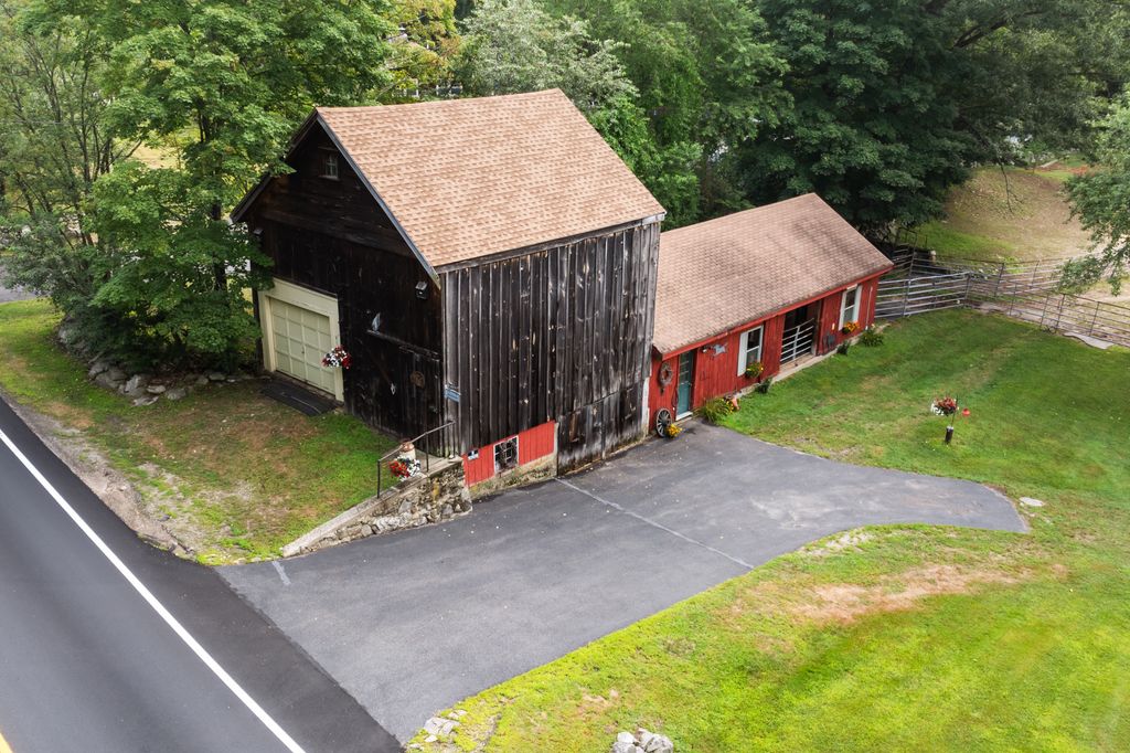 640 Mammoth Rd-09