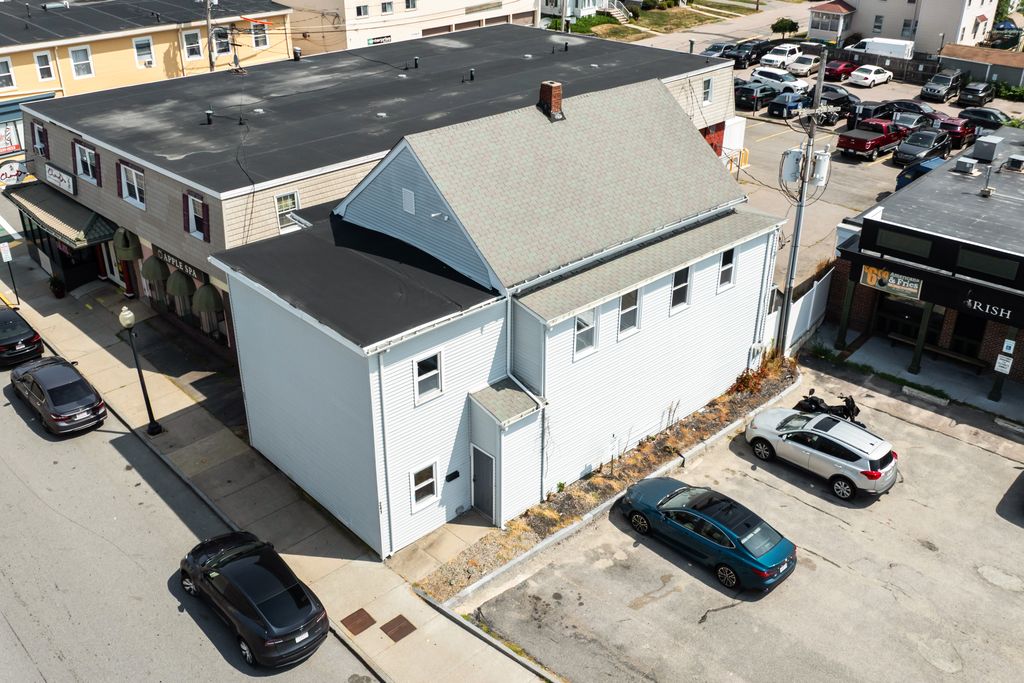 241 N Main St-01