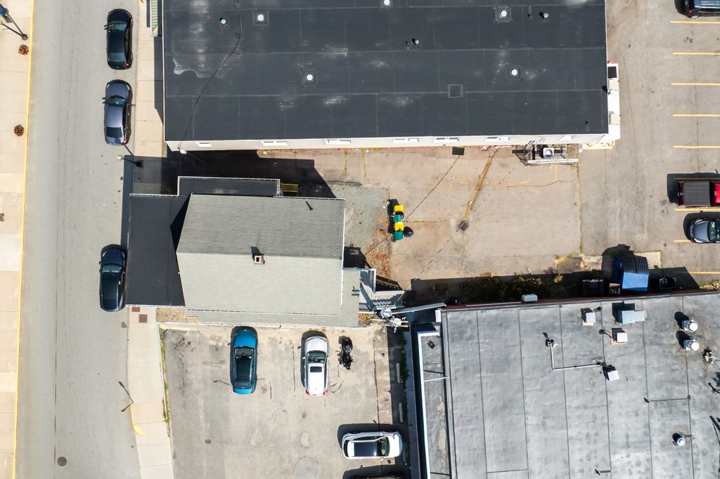 241 N Main St-03