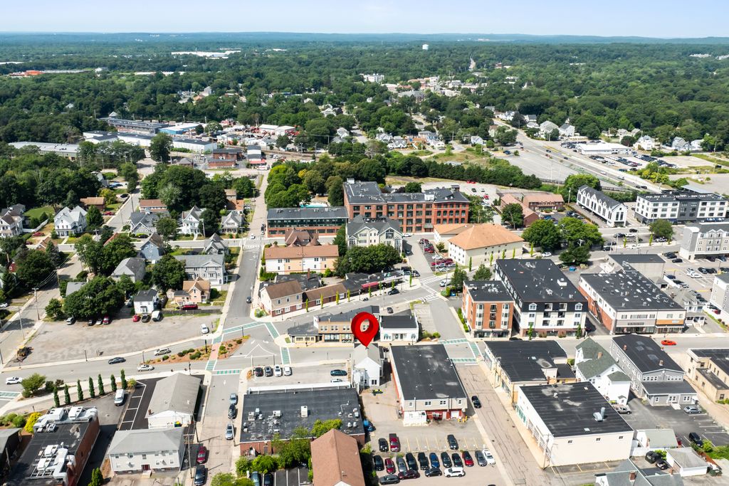 241 N Main St-05