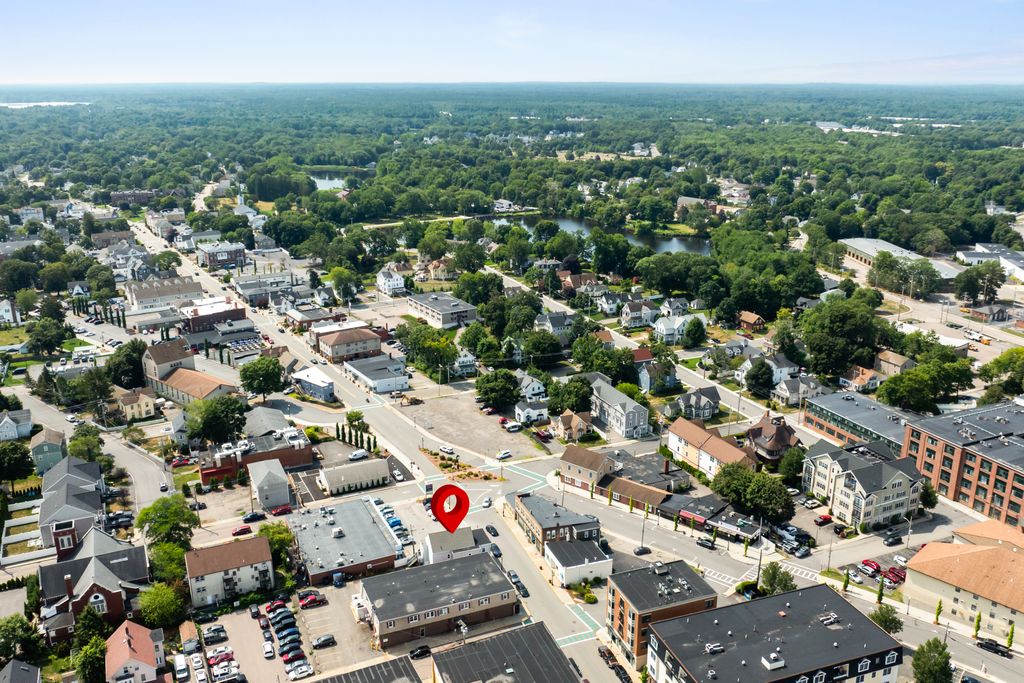 241 N Main St-08
