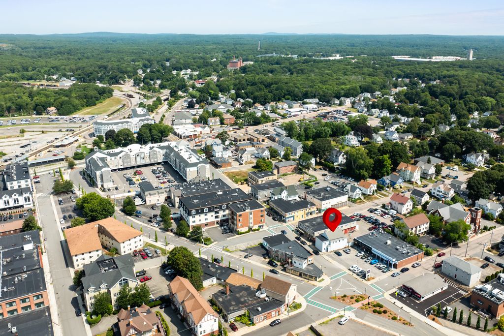 241 N Main St-10