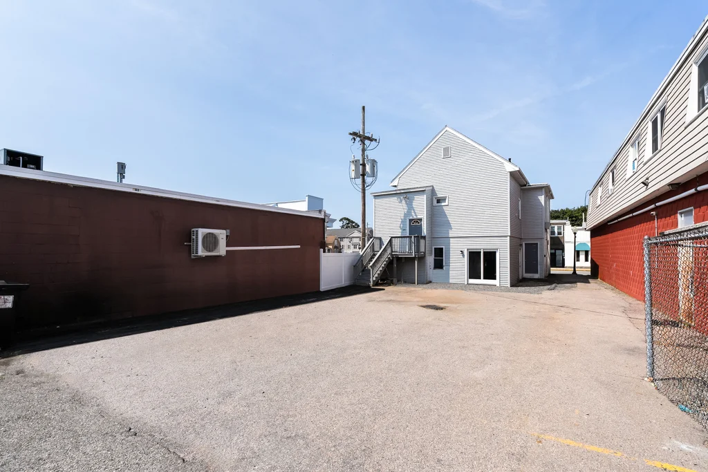 241-N-Main-St-21