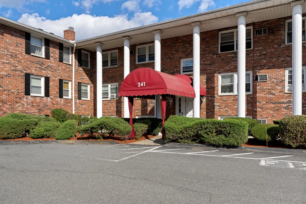 241 Main-38