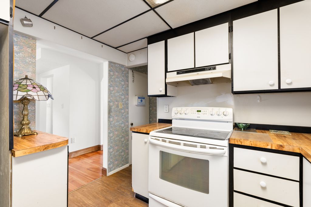 23 Thomas St-24